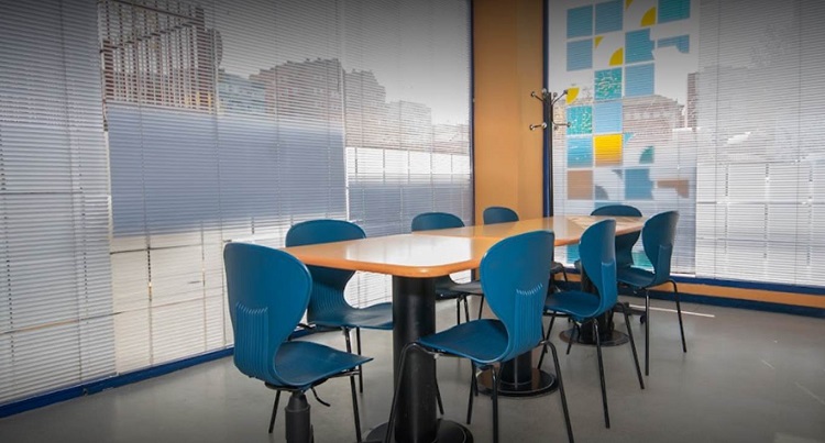 Sal&oacute;n de clases de Sylvan formacion