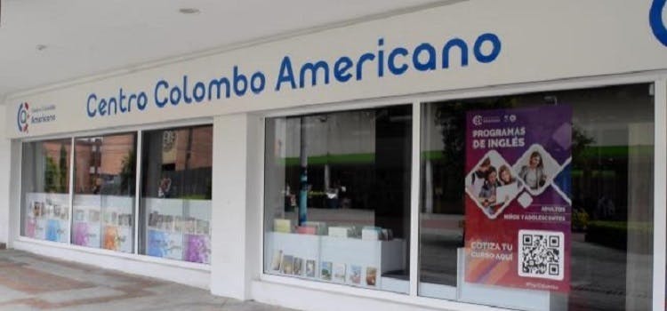 Fachada del Centro Colombo Americano en Colombia