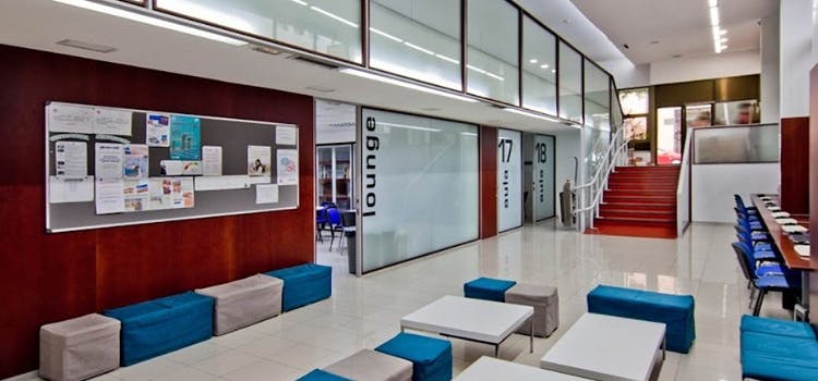 Salones de clases de AIP en Valencia | Aprender inglés