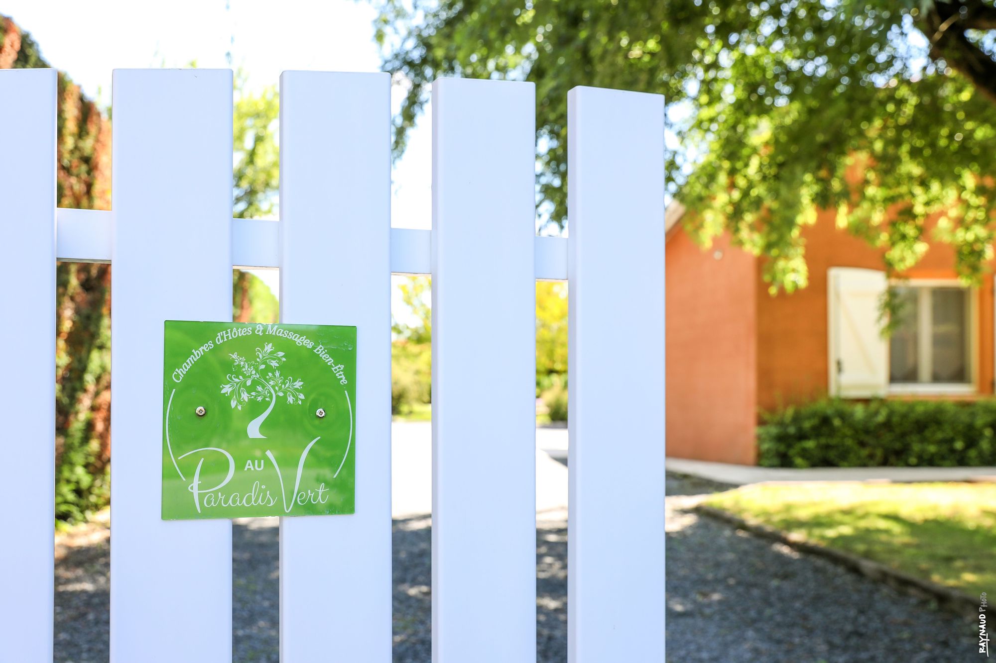 Entrée de la maison d'hôtes Au Paradis Vert