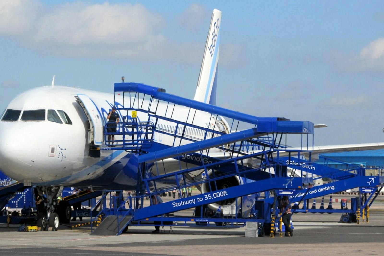 The full guide to flying with a disability | Parking4Less