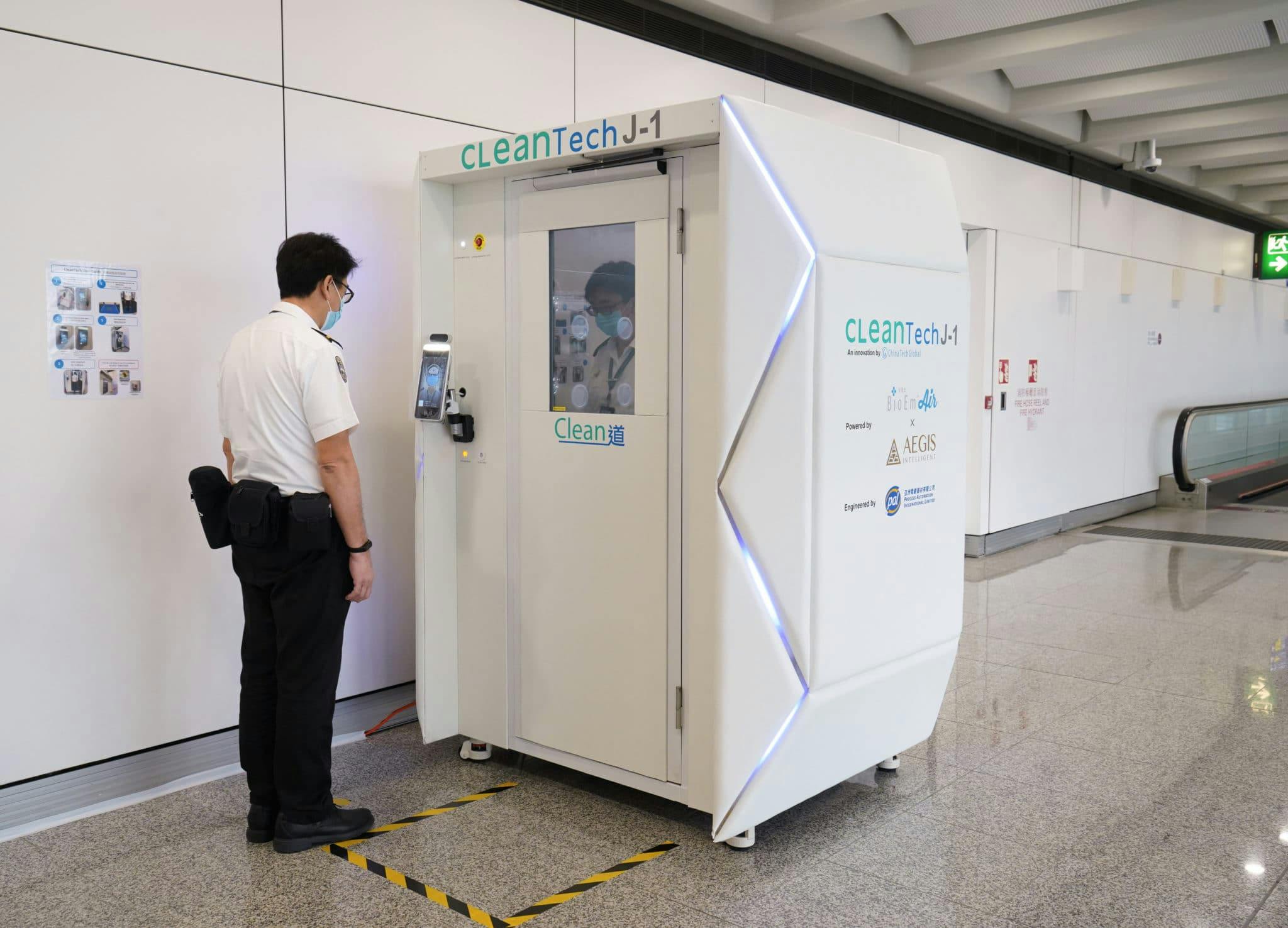 CleanTech robot for disinfecting passengers