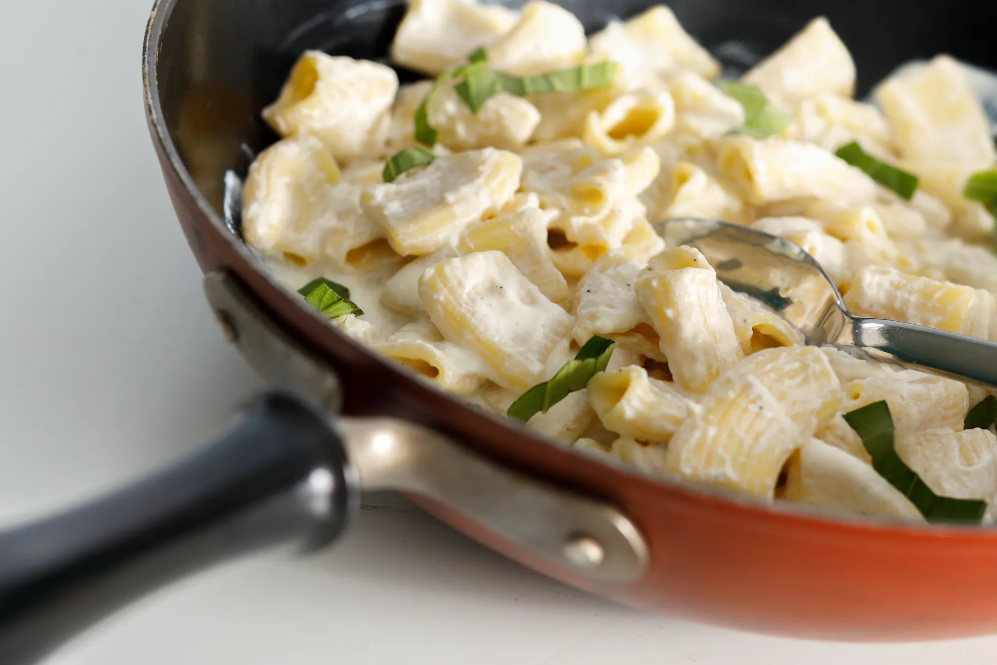 Rigatone con fonduta di toma