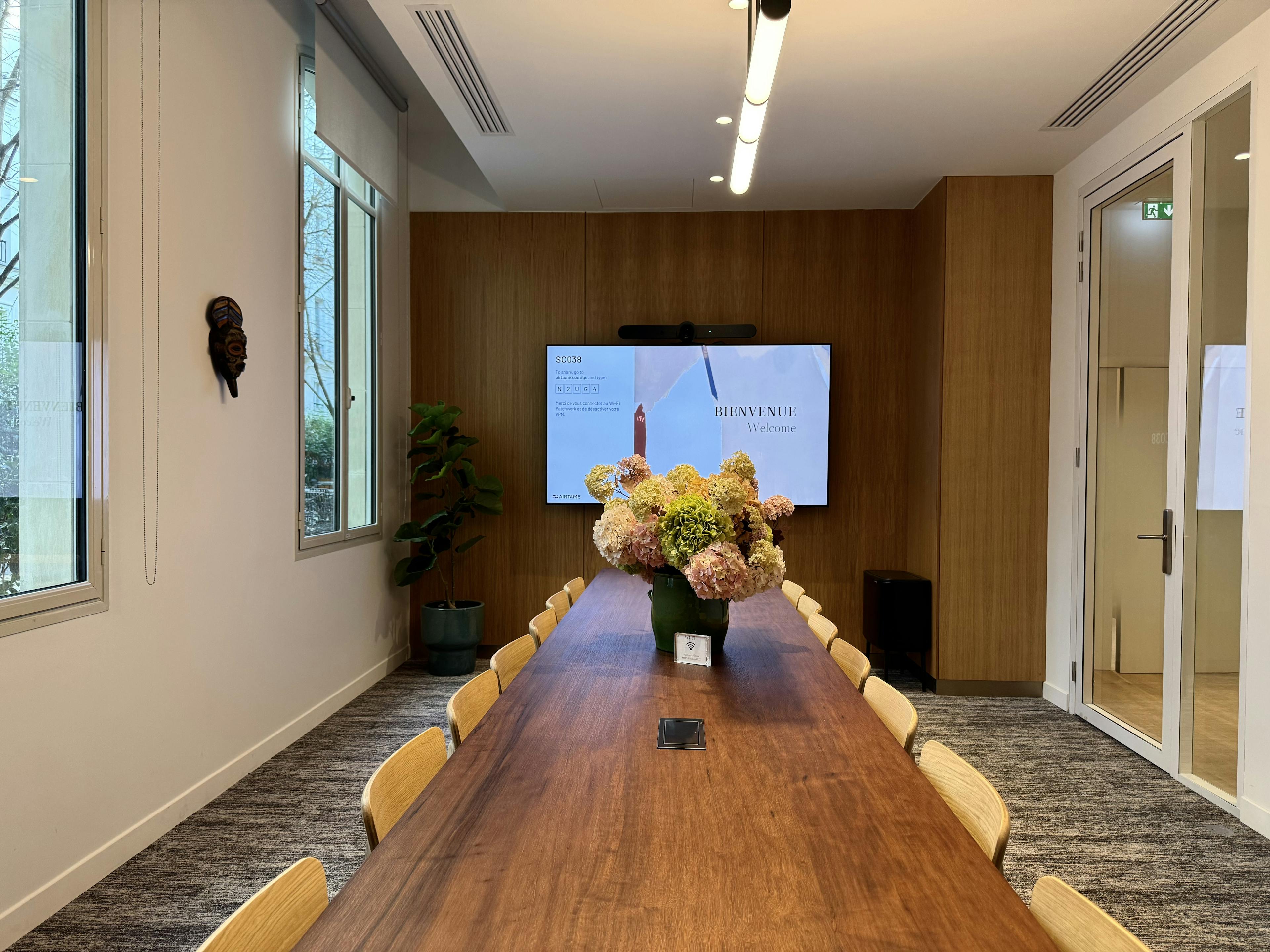 Salle de réunion SC038 14 places