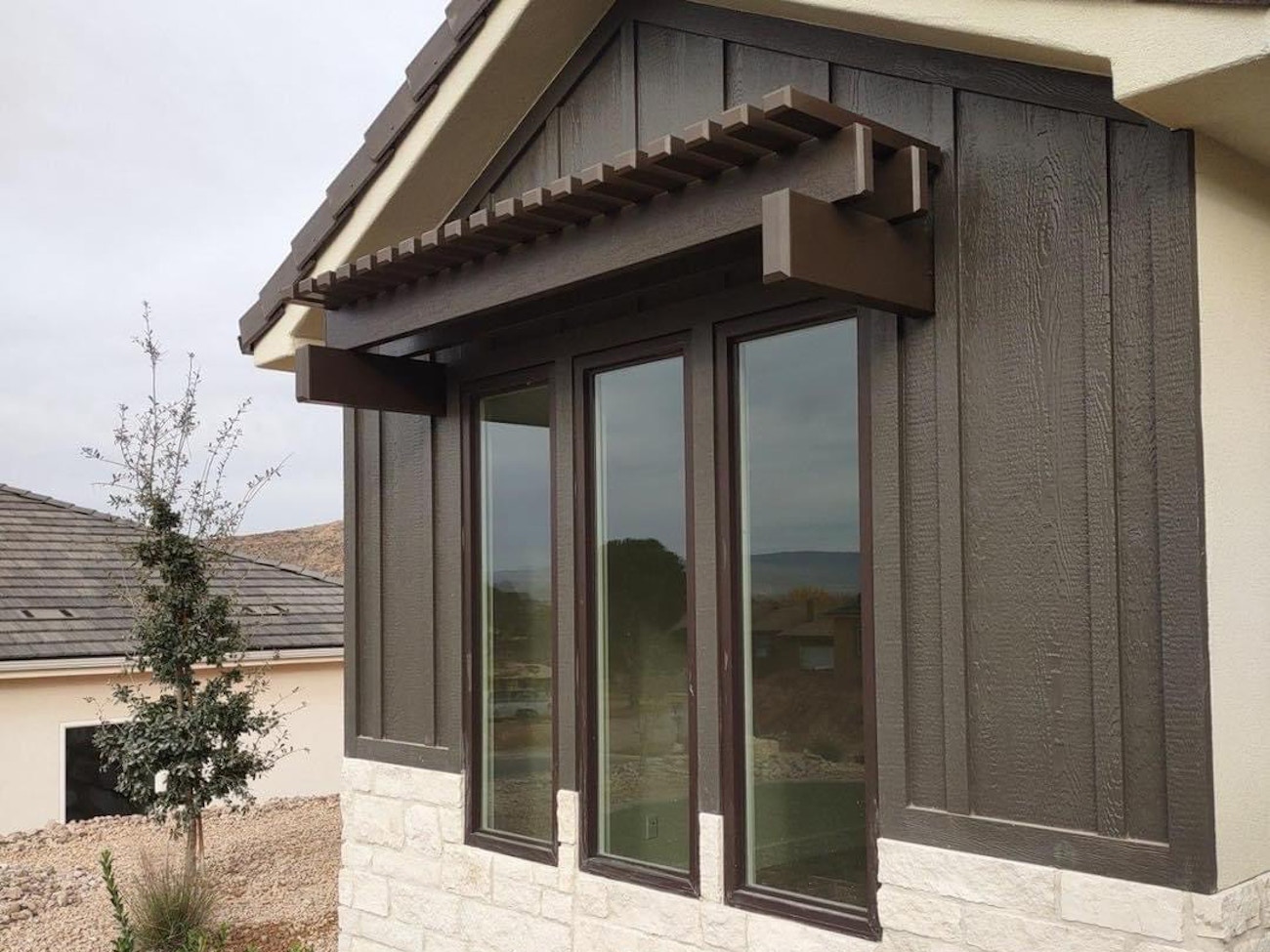 Cortinas de celosía para el hogar en Phoenix, Arizona, que aportan atractivo exterior.