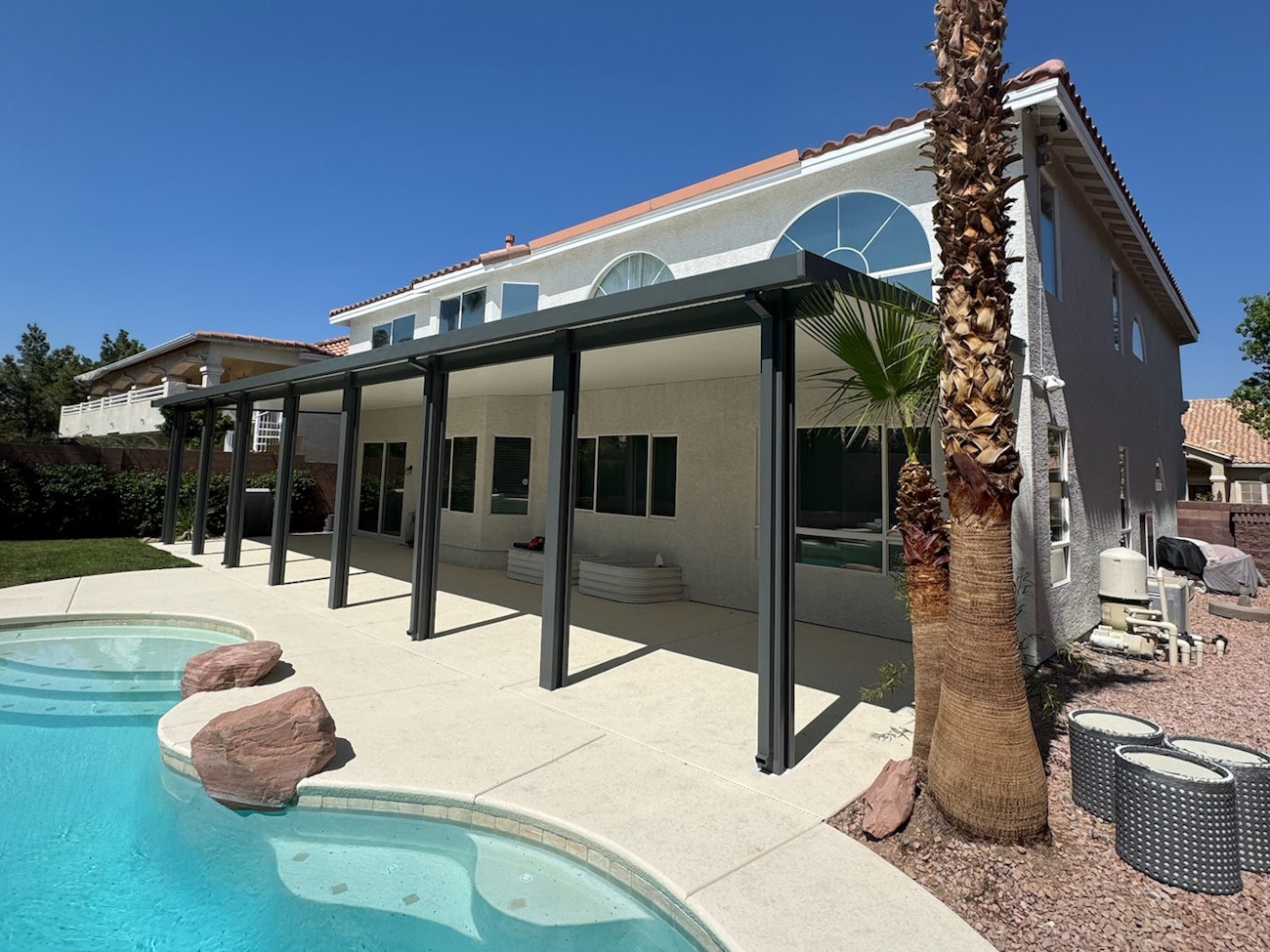 Scottsdale, Arizona insulated patio cover in gray with two tone ceiling by poolside