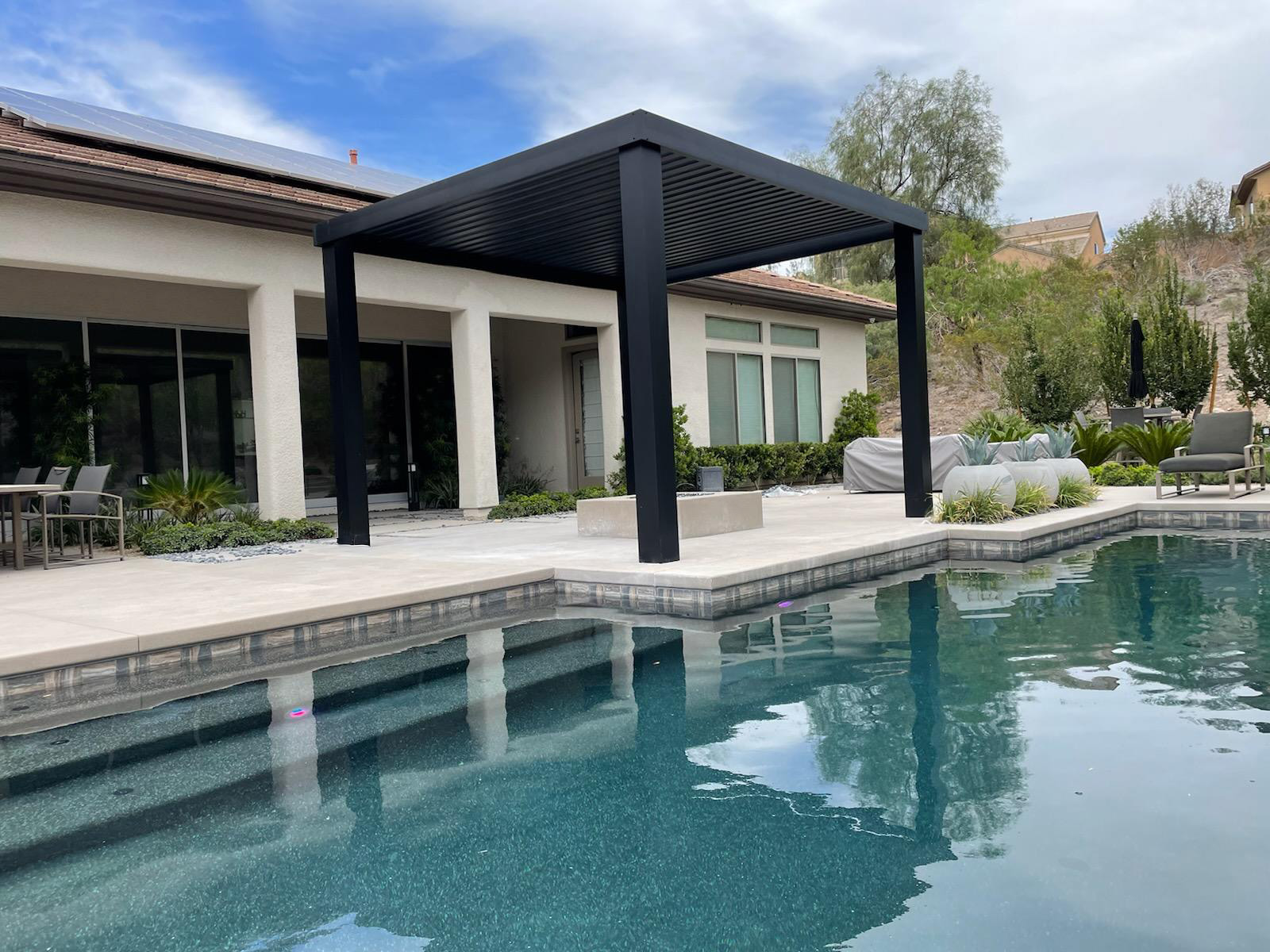 Scottsdale, Arizona free standing 4K luxury patio cover in black by poolside
