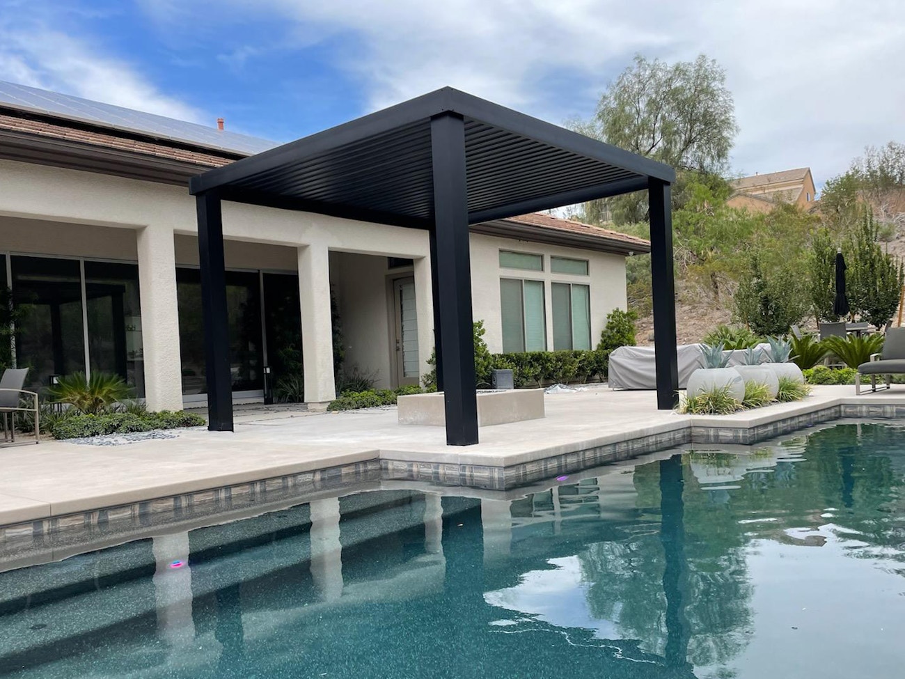 Scottsdale, Arizona free standing 4K luxury patio cover in black by poolside