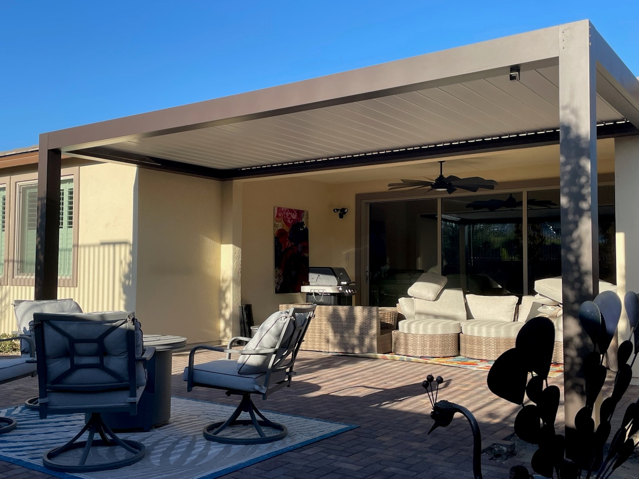 Premium 4K luxury aluminum patio cover in dark brown installed in St. George, Utah