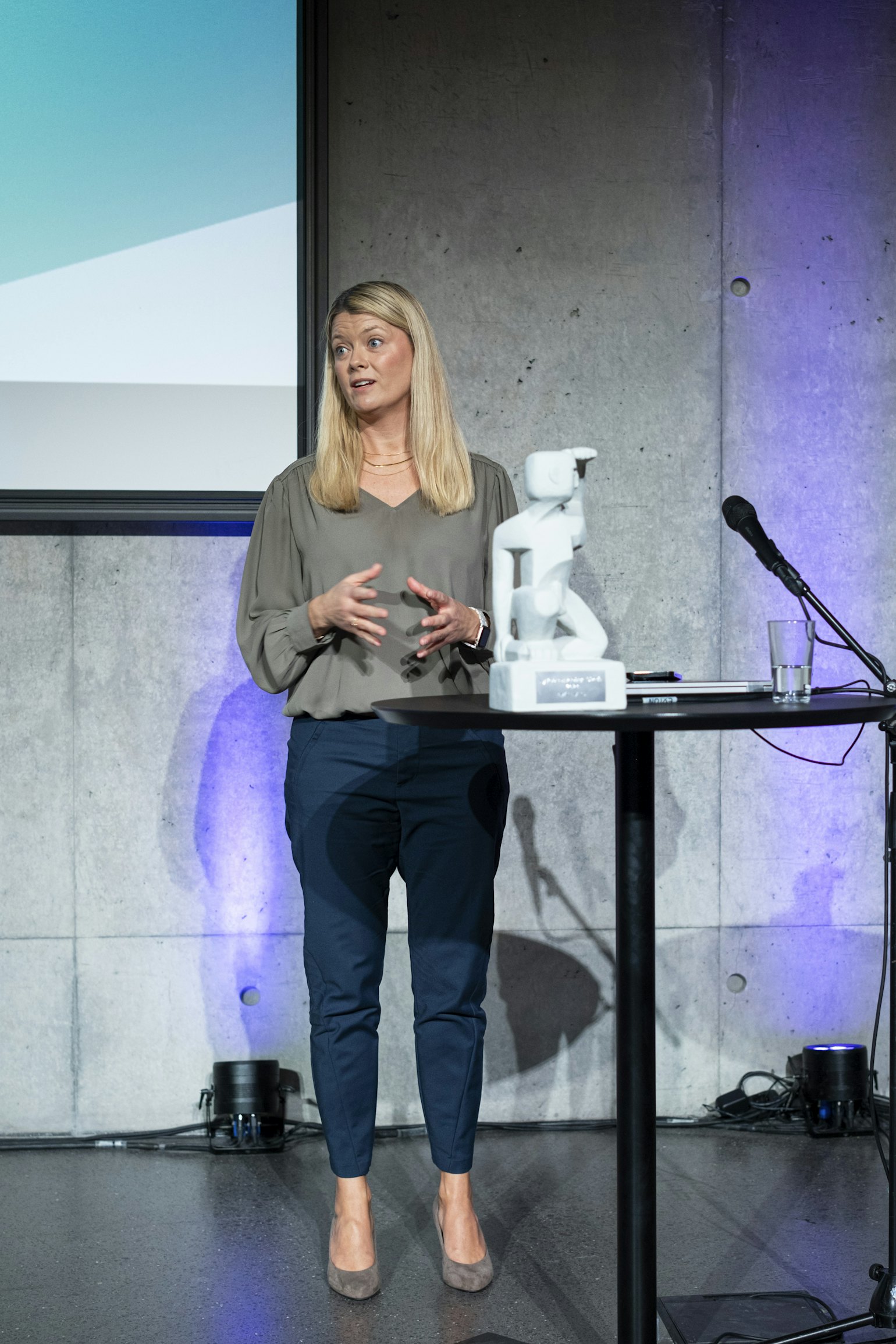 Guðrún Þorgeirsdóttir, Chief Business Development Officer at PayAnalytics, accepting the award.