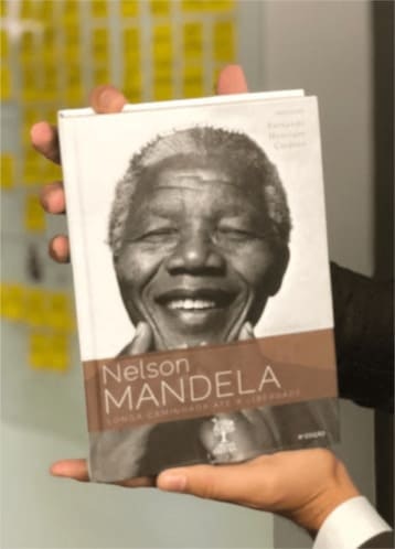 Longa Caminhada até a Liberdade - Nelson Mandela