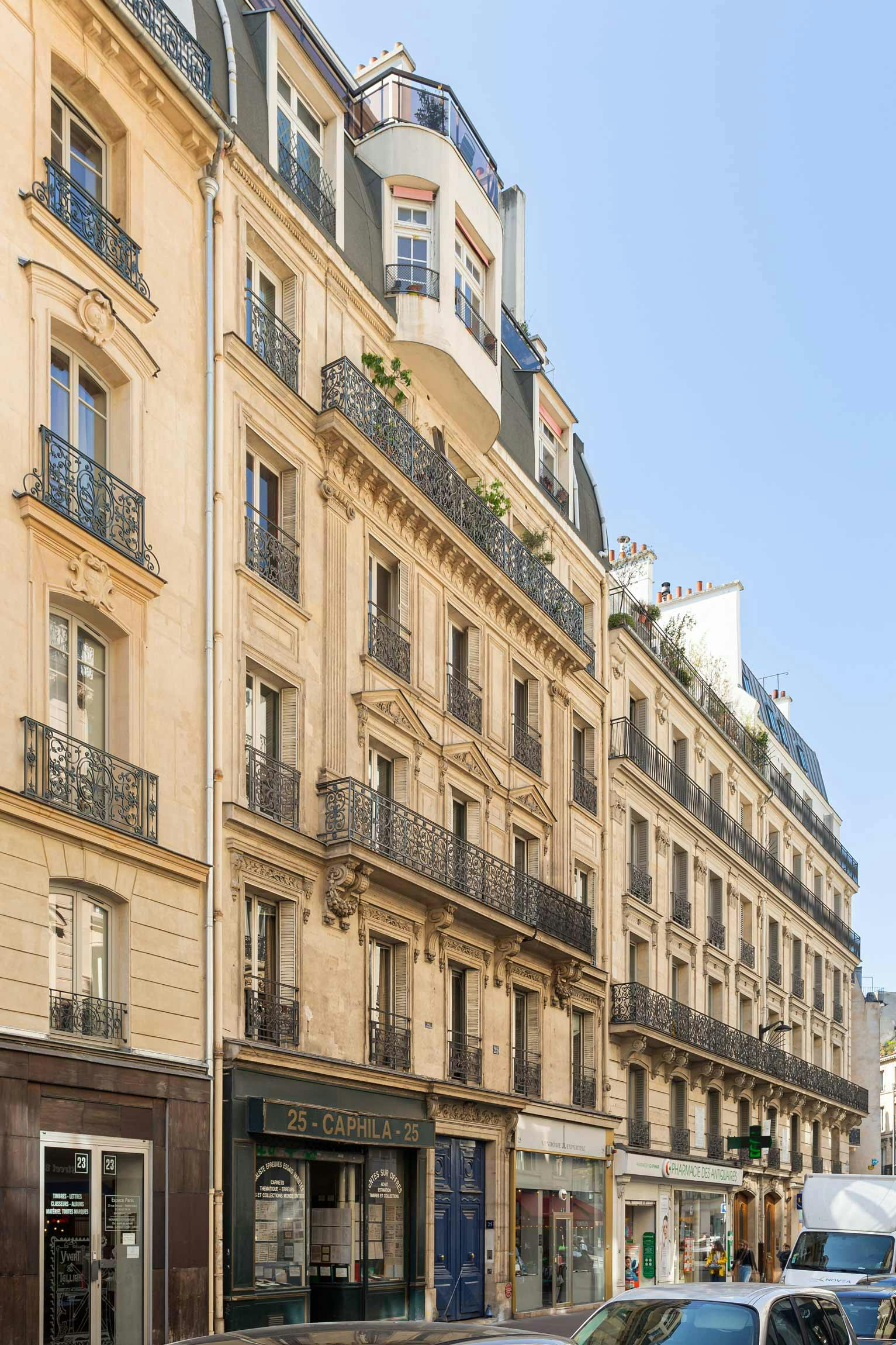 Drouot : Rénovation d’un immeuble haussmannien mixte avec bureaux, logements et commerces à Paris 9ème