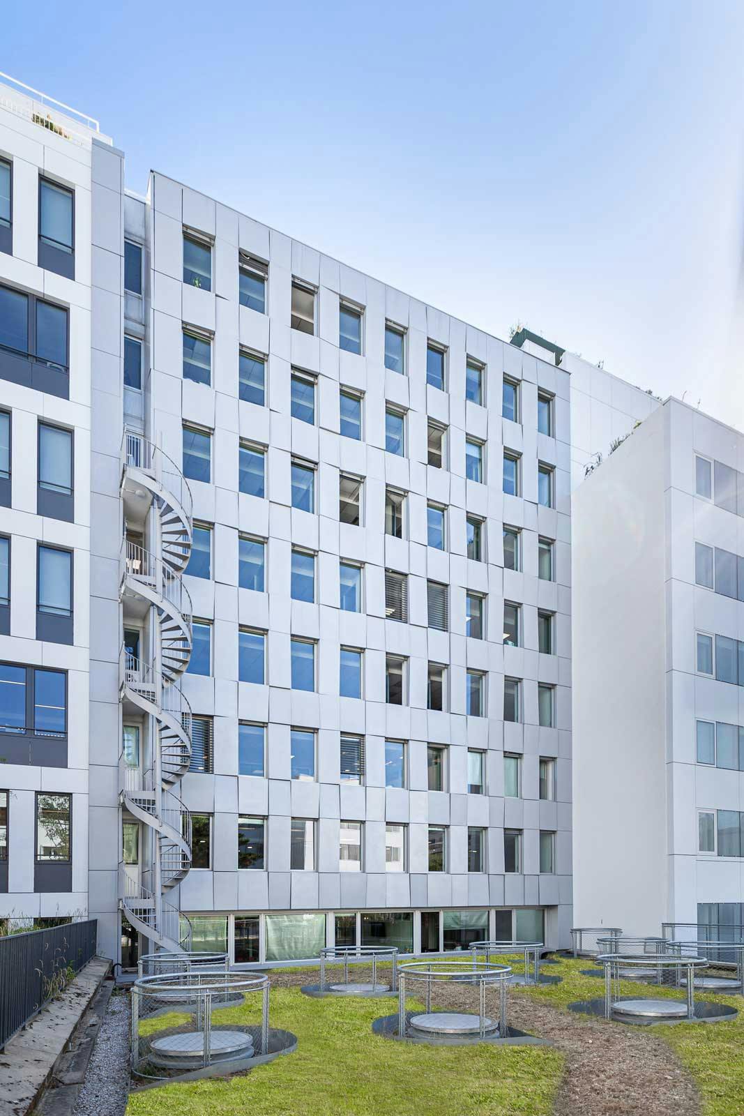 183 Charles de Gaulle : Immeuble de bureaux à Neuilly-sur-Seine (92), France