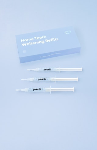 Marketing image of 1 x Pearlii Home Teeth Whitening Refills, including 3 x whitening syringes 