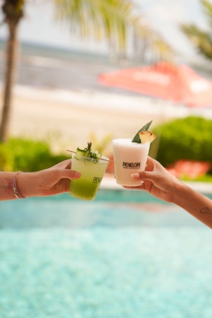 Food and drinks at Penélope Beach Club