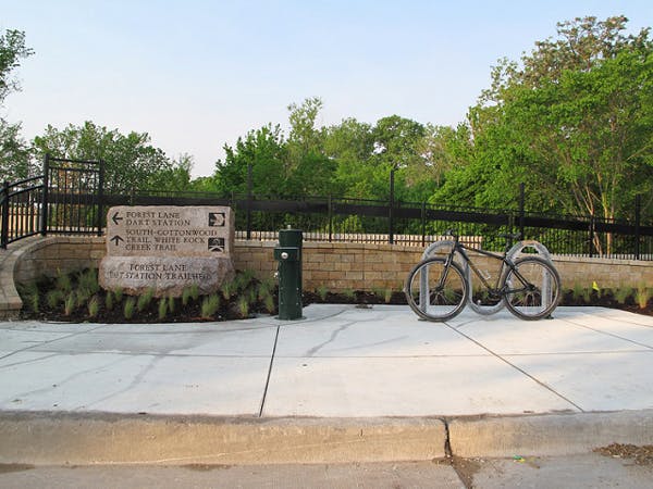 Bike connection from Cottonwood Trail to DART station main TI station