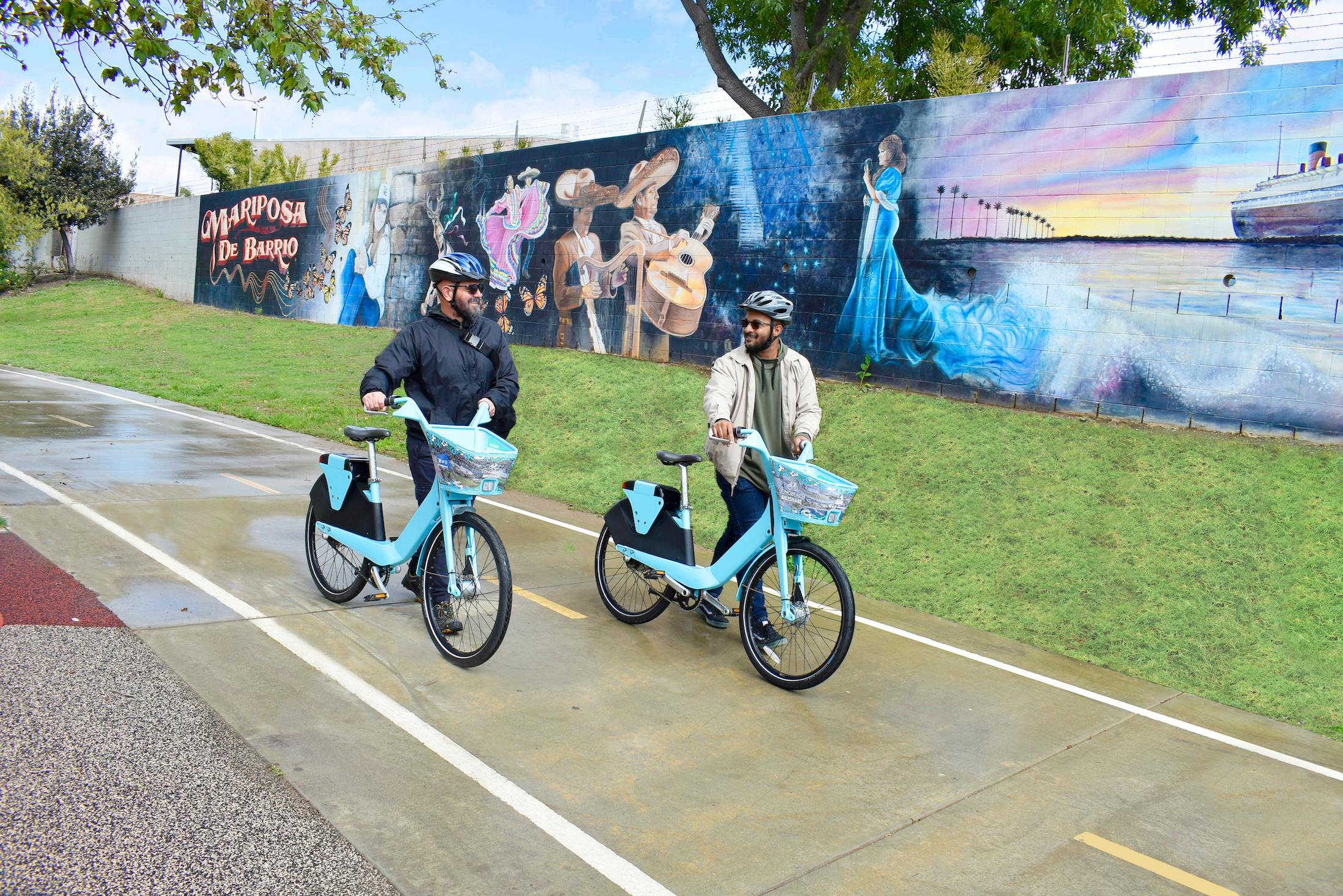 Imagery for the Bike Share Boosts Long Beach's Bikeability for All story