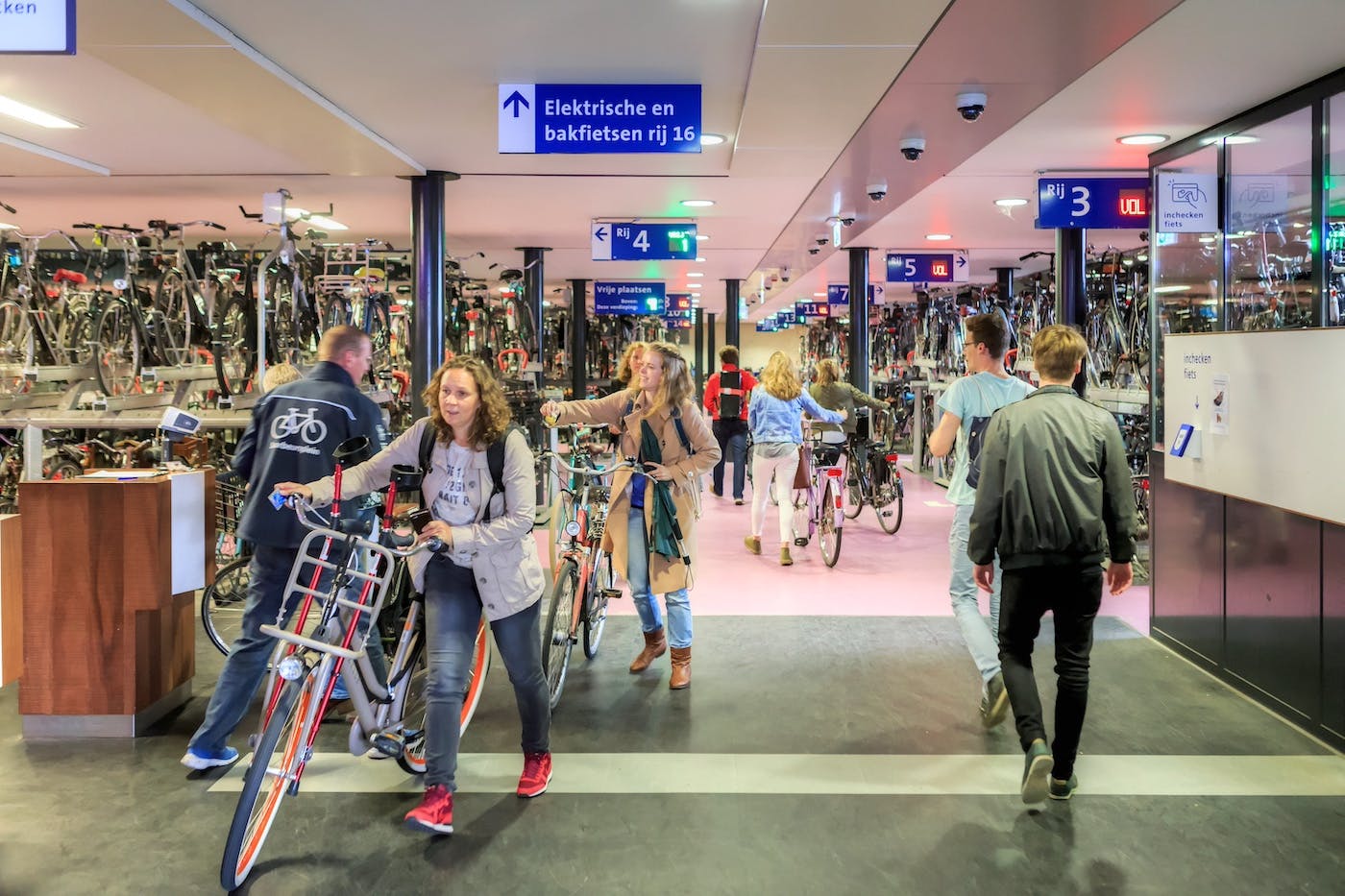 Imagery for the Utrecht's Constant Commitment to Make Biking Better story