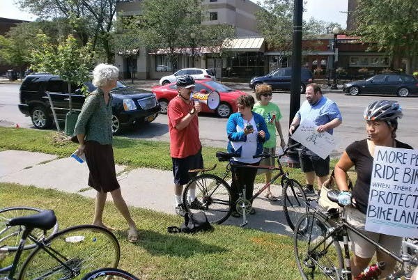 Nadine Lemmon, Doug Bullock, Virginia Hammer, Rossana Coto-Batres and other protected bike lane advocates in Albany.