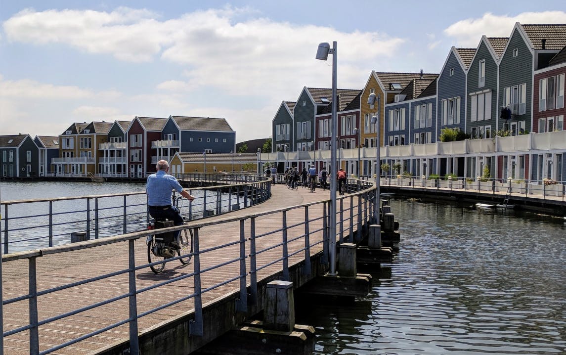 Biking along the river in Houton