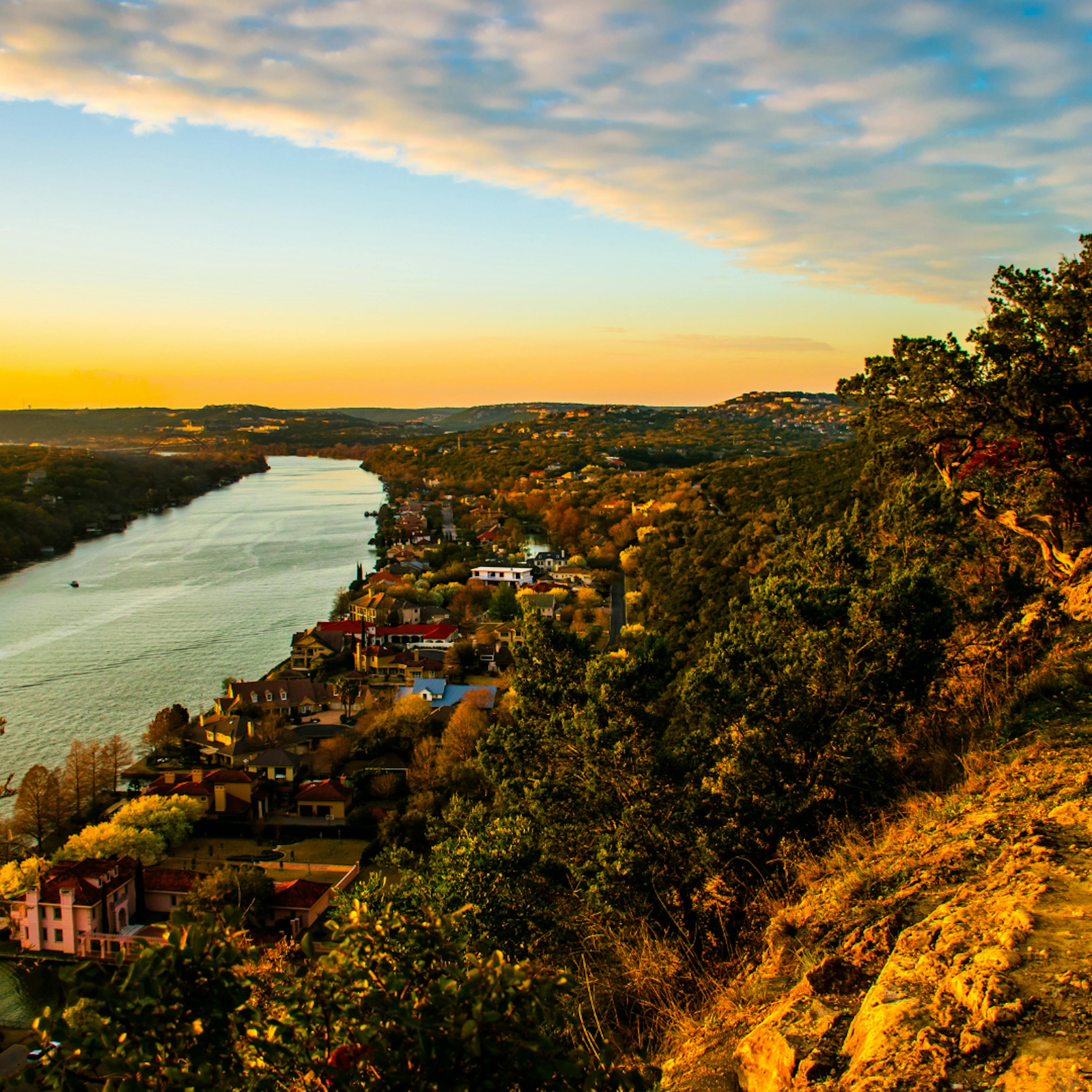 Experience the vibrant colors of autumn near Austin, TX. Explore 9 picturesque fall foliage destinations, from state parks to hidden gems. Plan your perfect fall getaway.