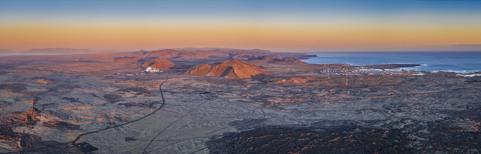 View over Reykjanes Peninsula and Mount Thorbjörn