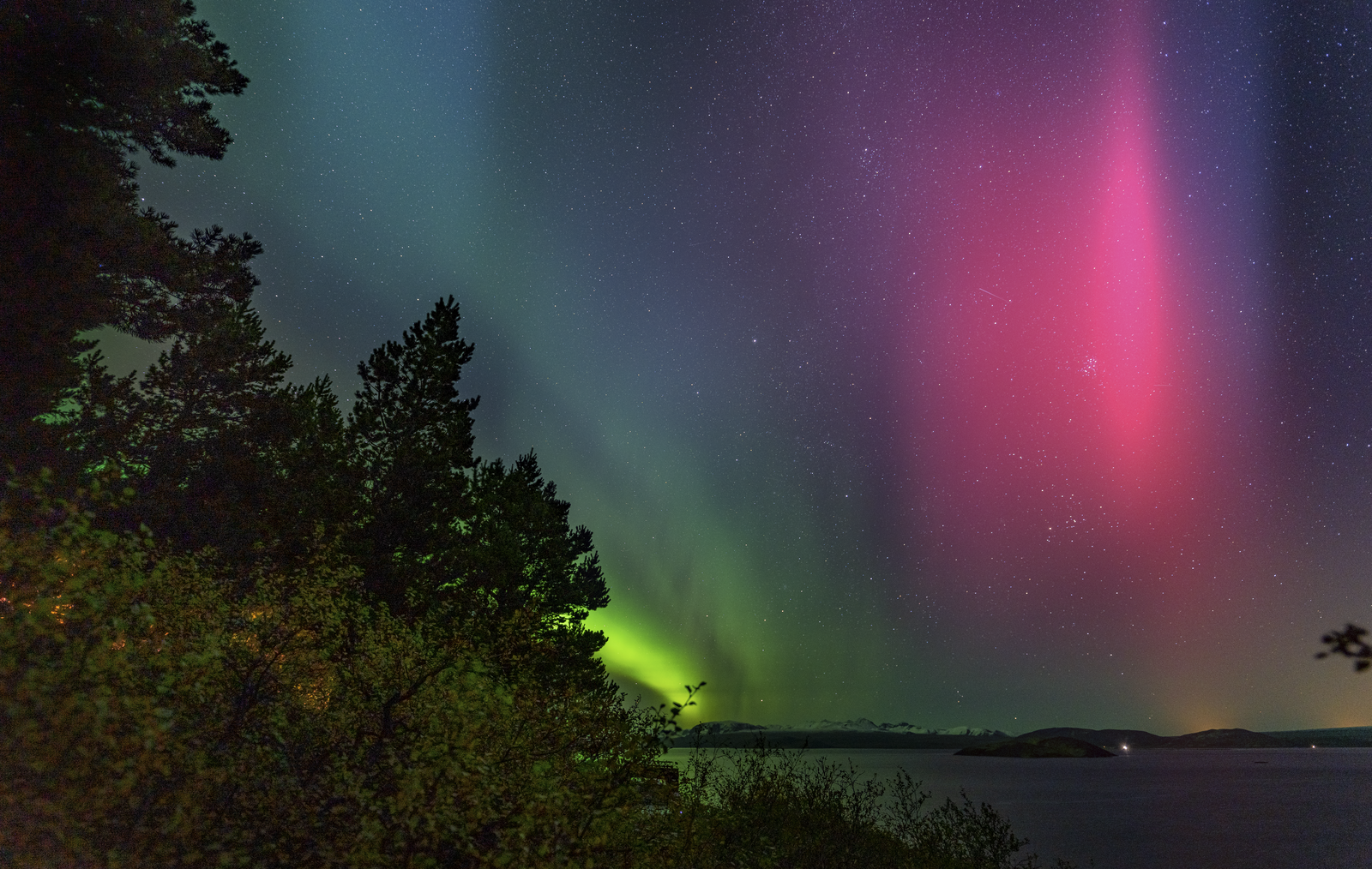 How To Photograph The Northern Lights In Iceland | Perlan