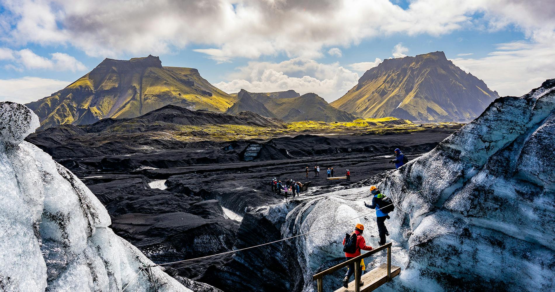 La cueva de hielo Katla