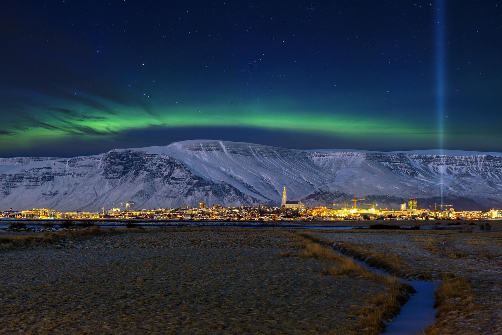 Aurora over Esjan in Reykjavik