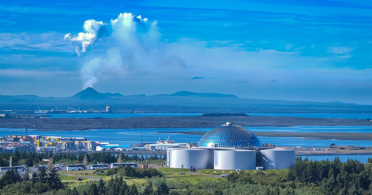 Perlan museum with Reykjanes and Litli Hrutur 