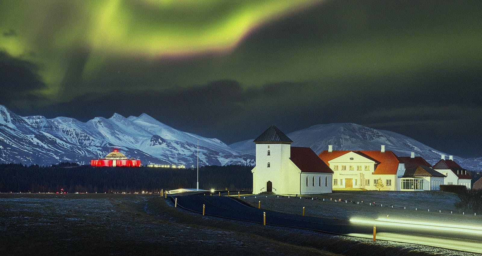 Northern lights over Perlan Museum and Reykjavik