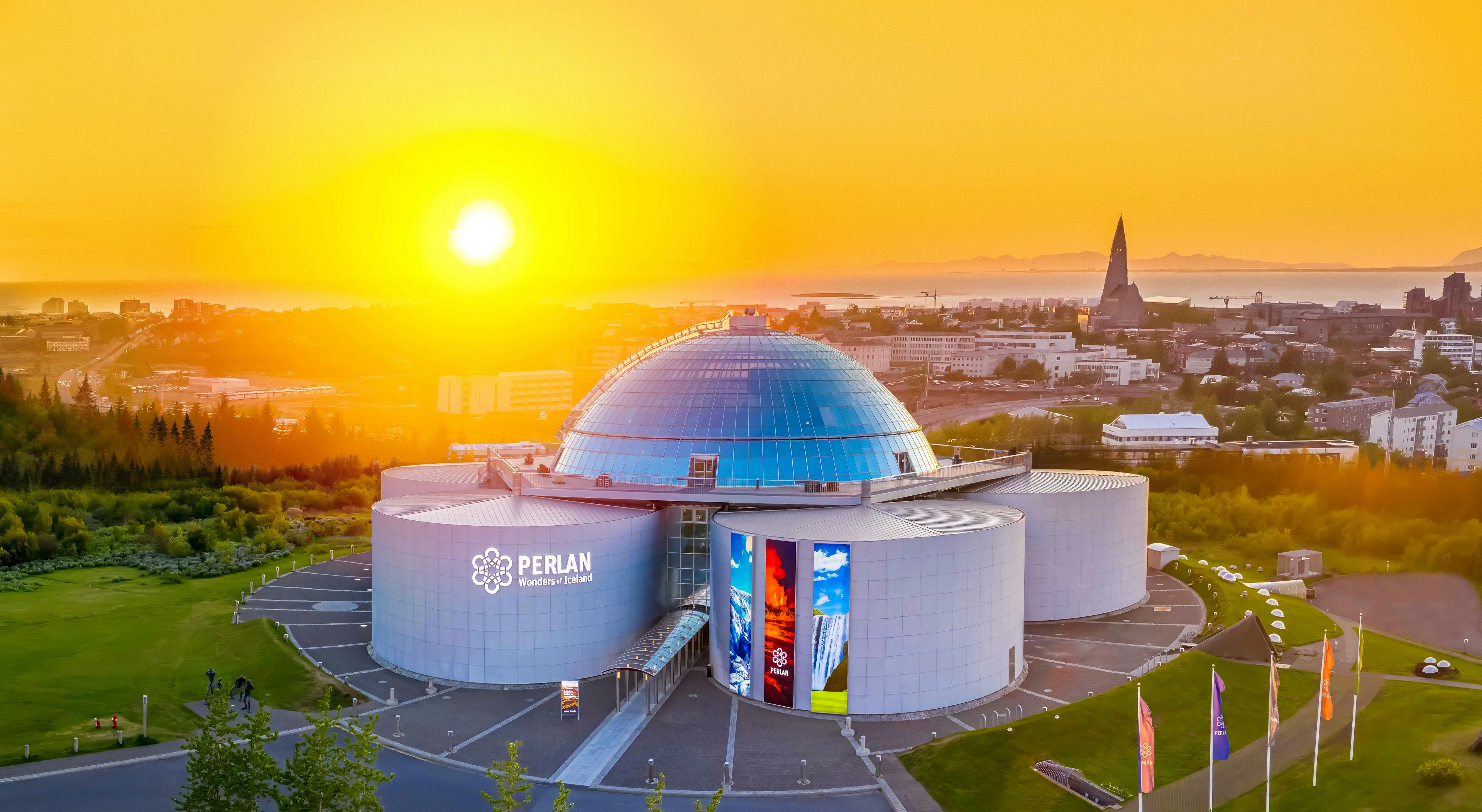 Sunset and perlan in reykjavik