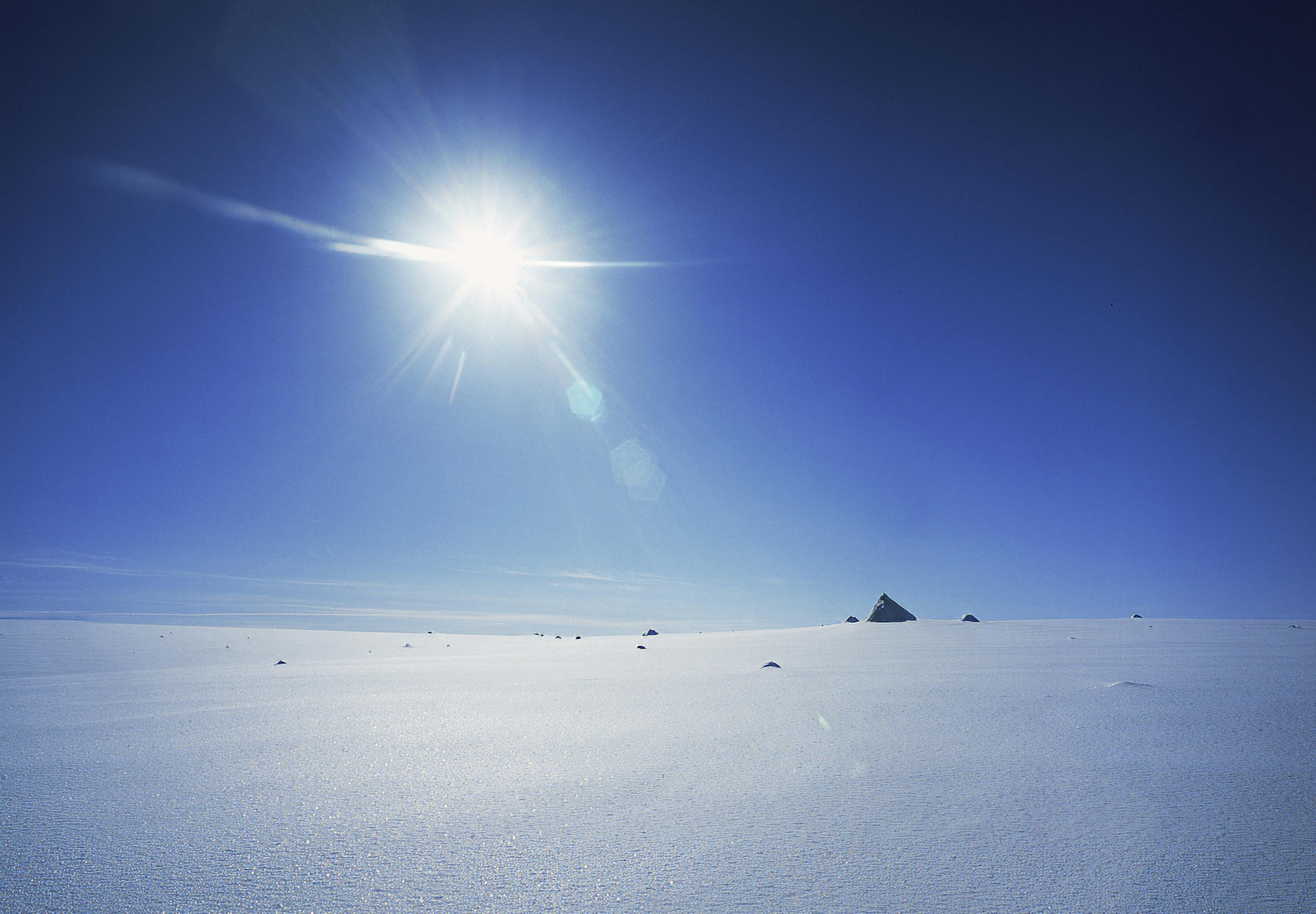 Sun shining through bruarjokull glacier