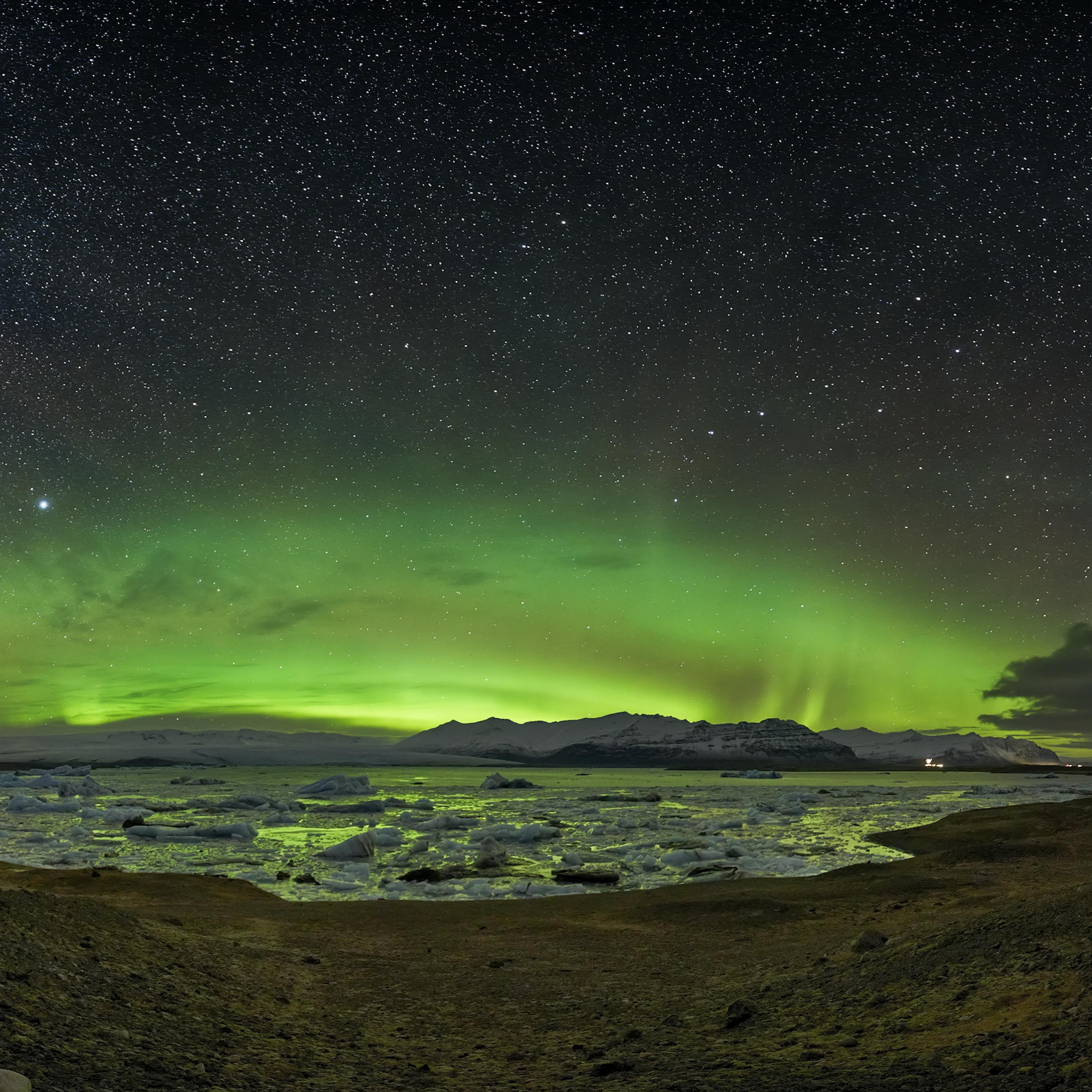 northern lights at Breiðamerkurjökull Glacie