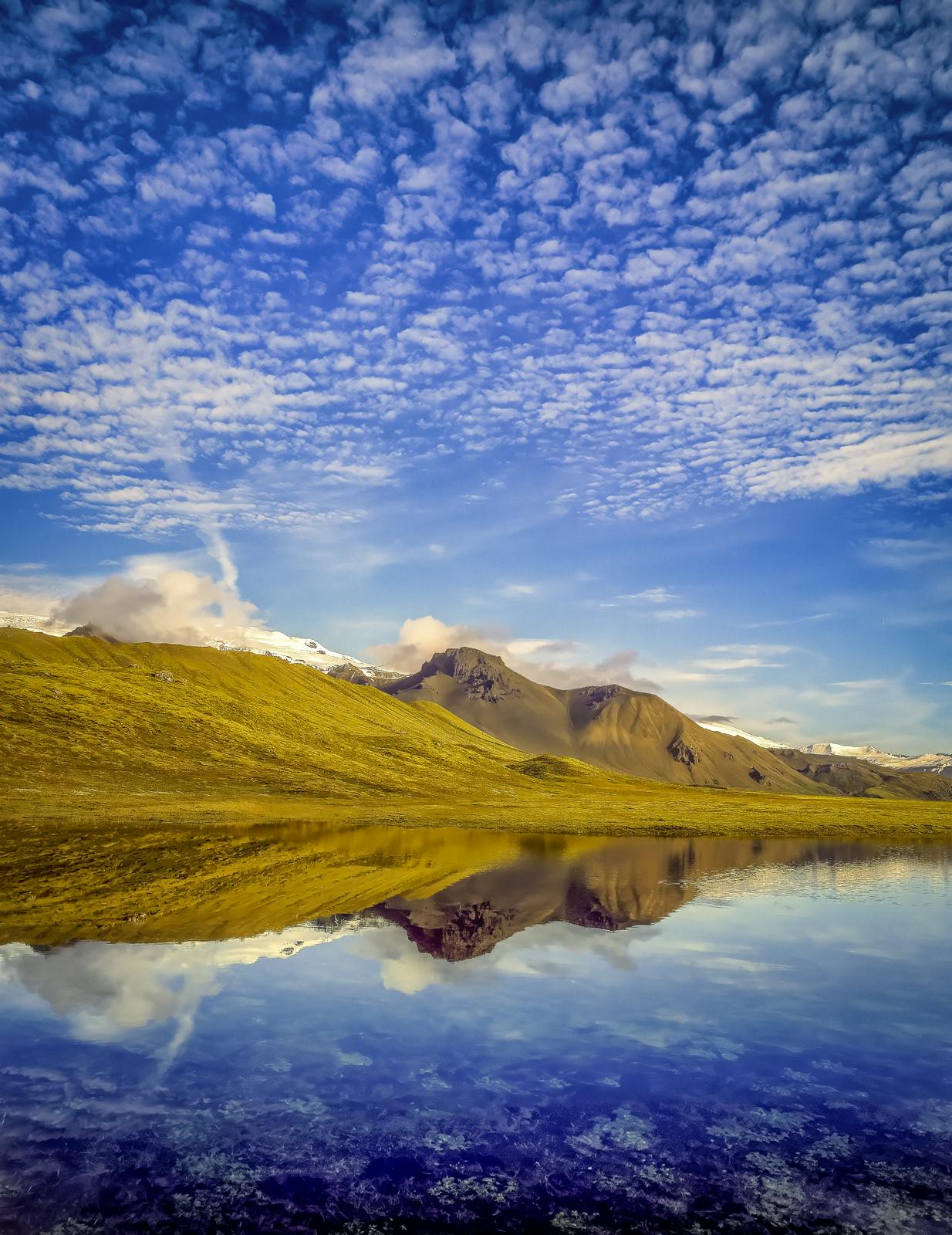 Kvíárjökull Glacier during summer