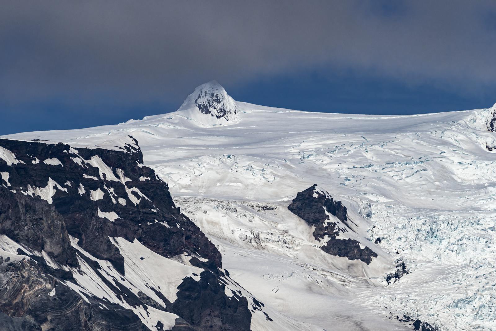 snowy Kvíárjökull Glacier