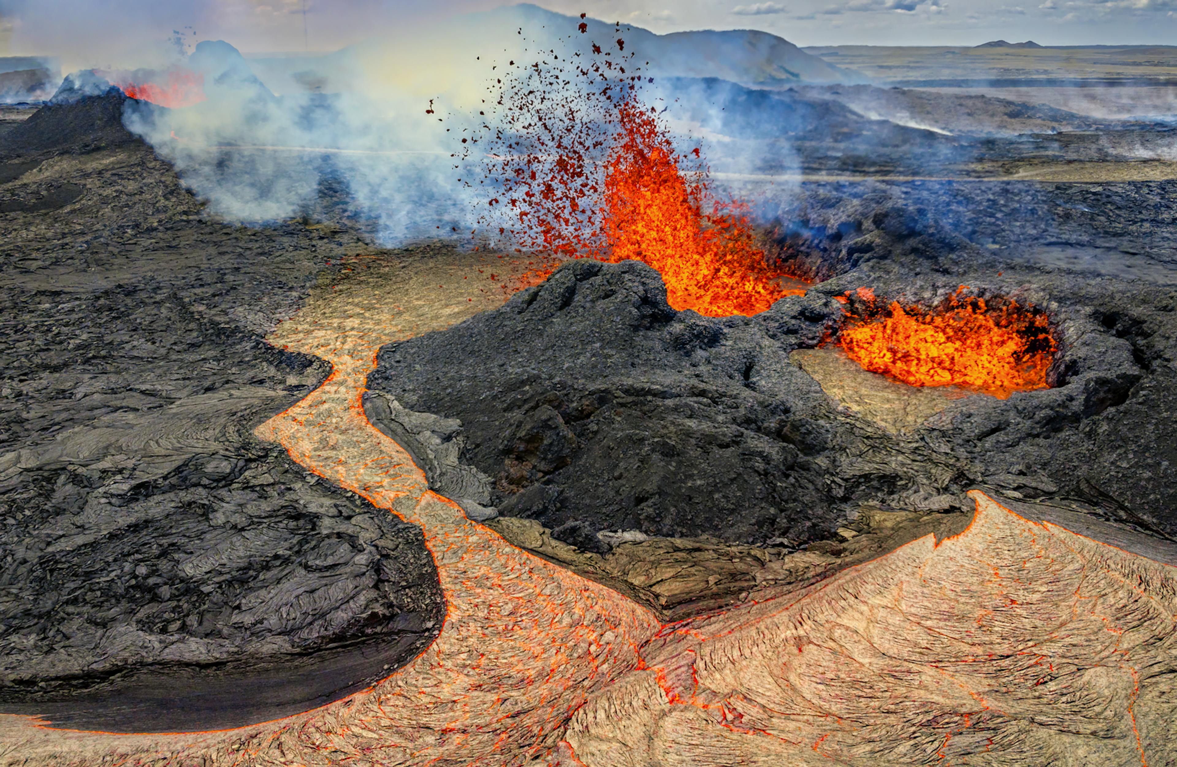lava streaming from crater at Sundhnúksgígar