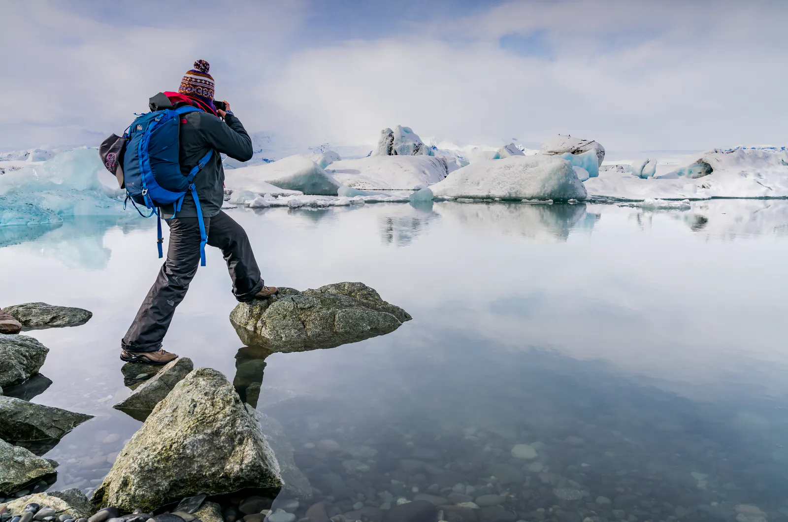 photographer at jokulsarlon glacier