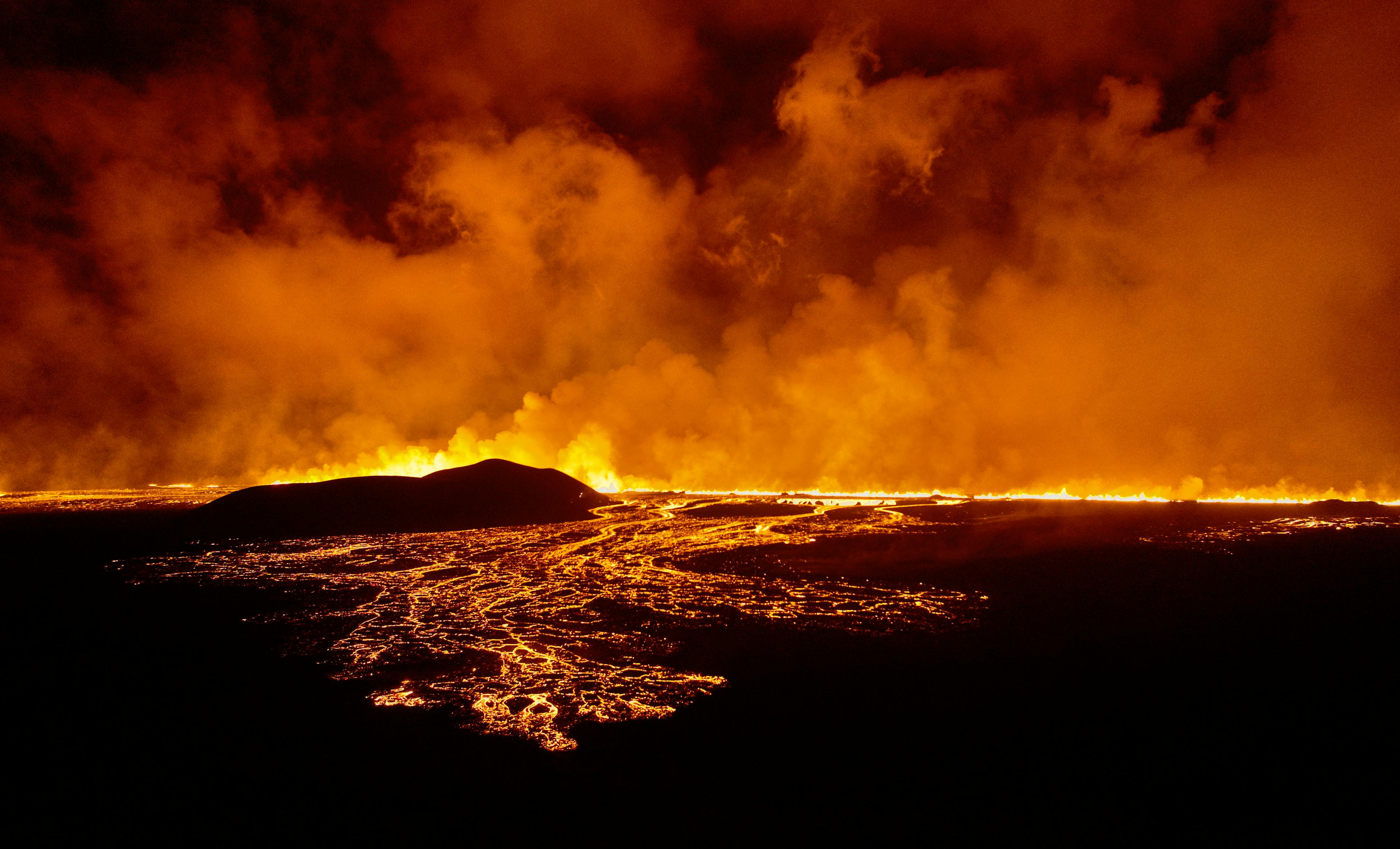 Lava flowing from the fissure sundhnúkagígar crater row volcano