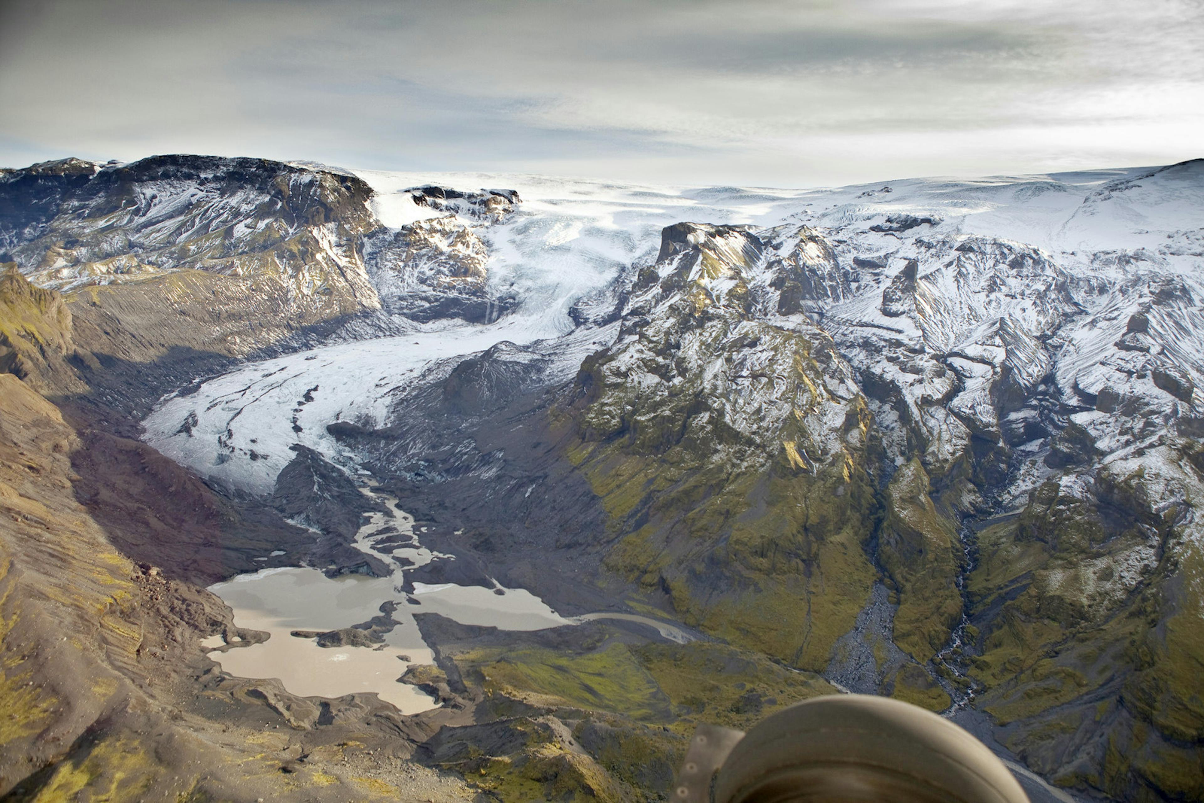 steinholtsjokull glacier during summer