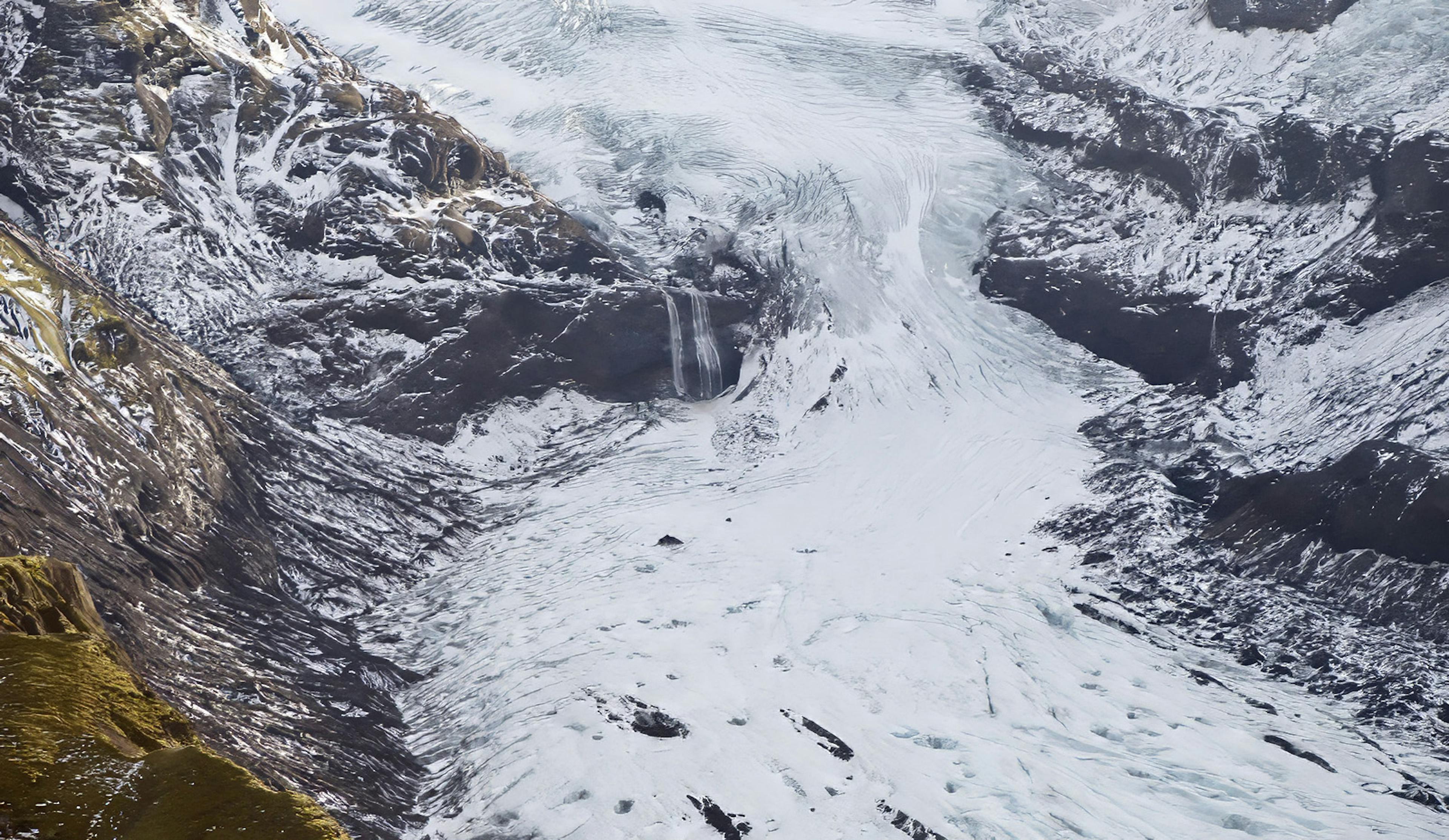 steinholtsjokull glacier snow tongue