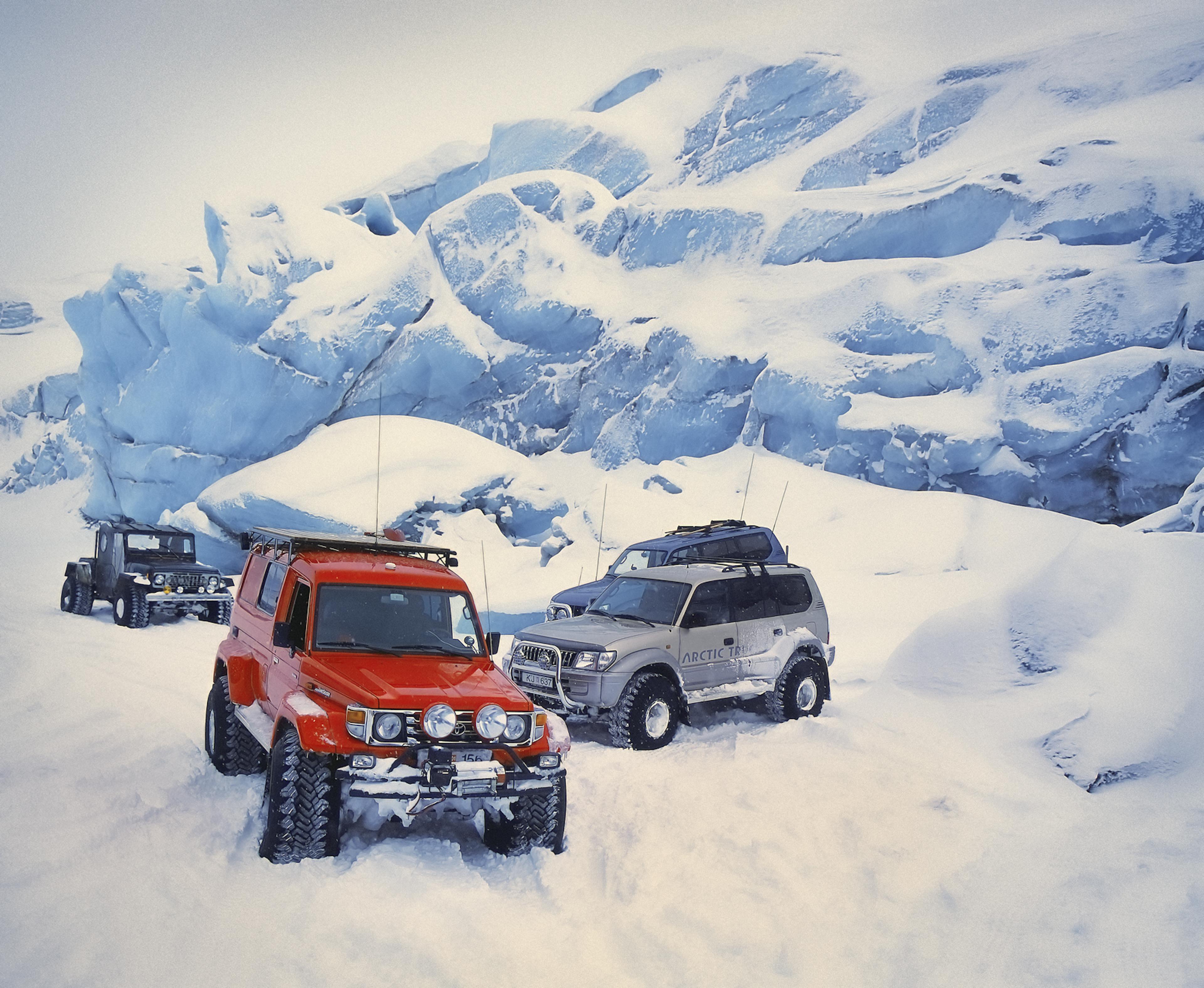 traveling at dyngjujokull glacier with cars