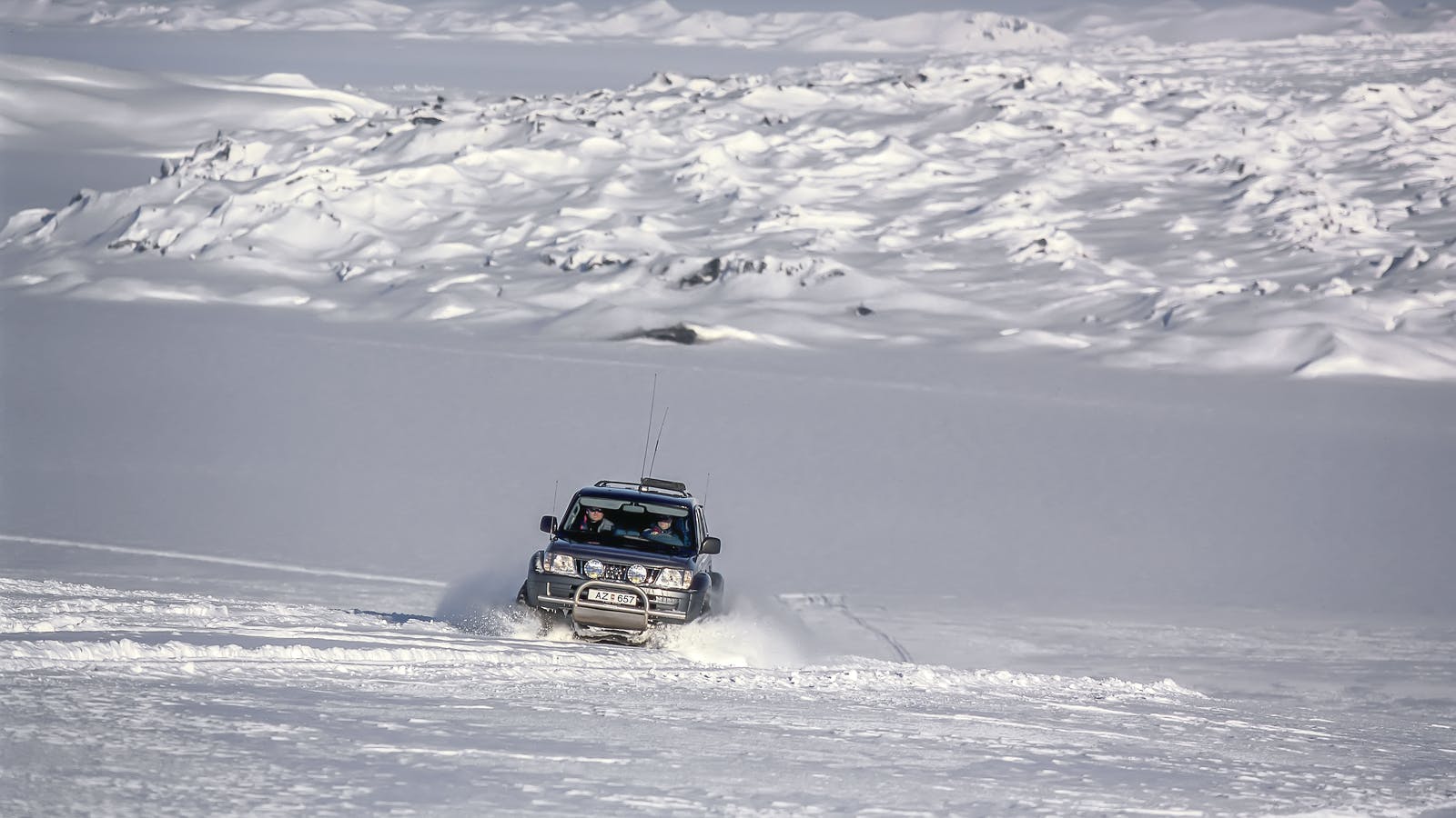 superjeep driving on dyngjujokull glacier