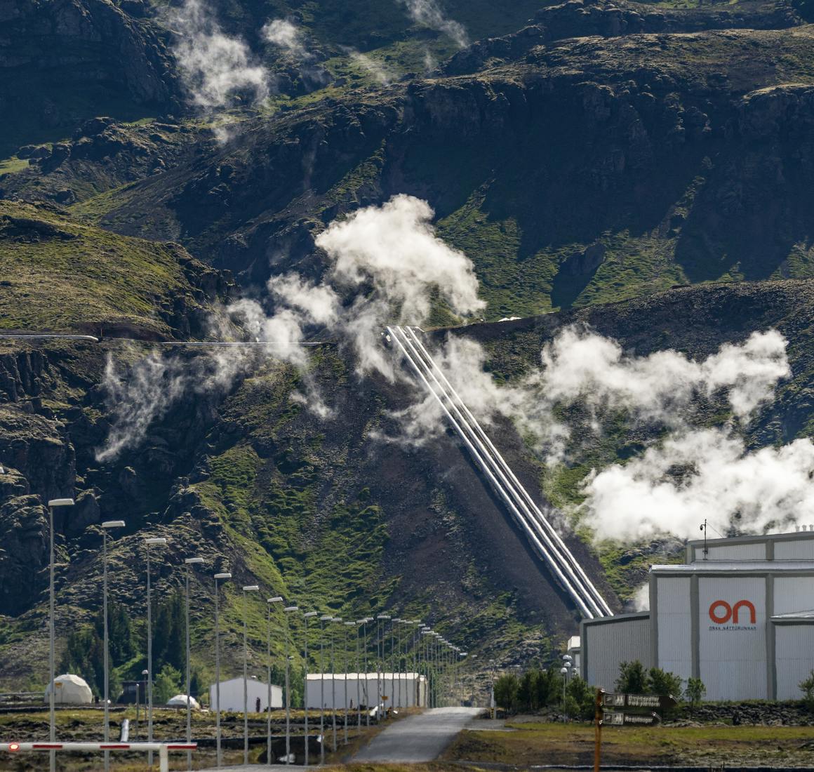 geothermal energy plant in Iceland