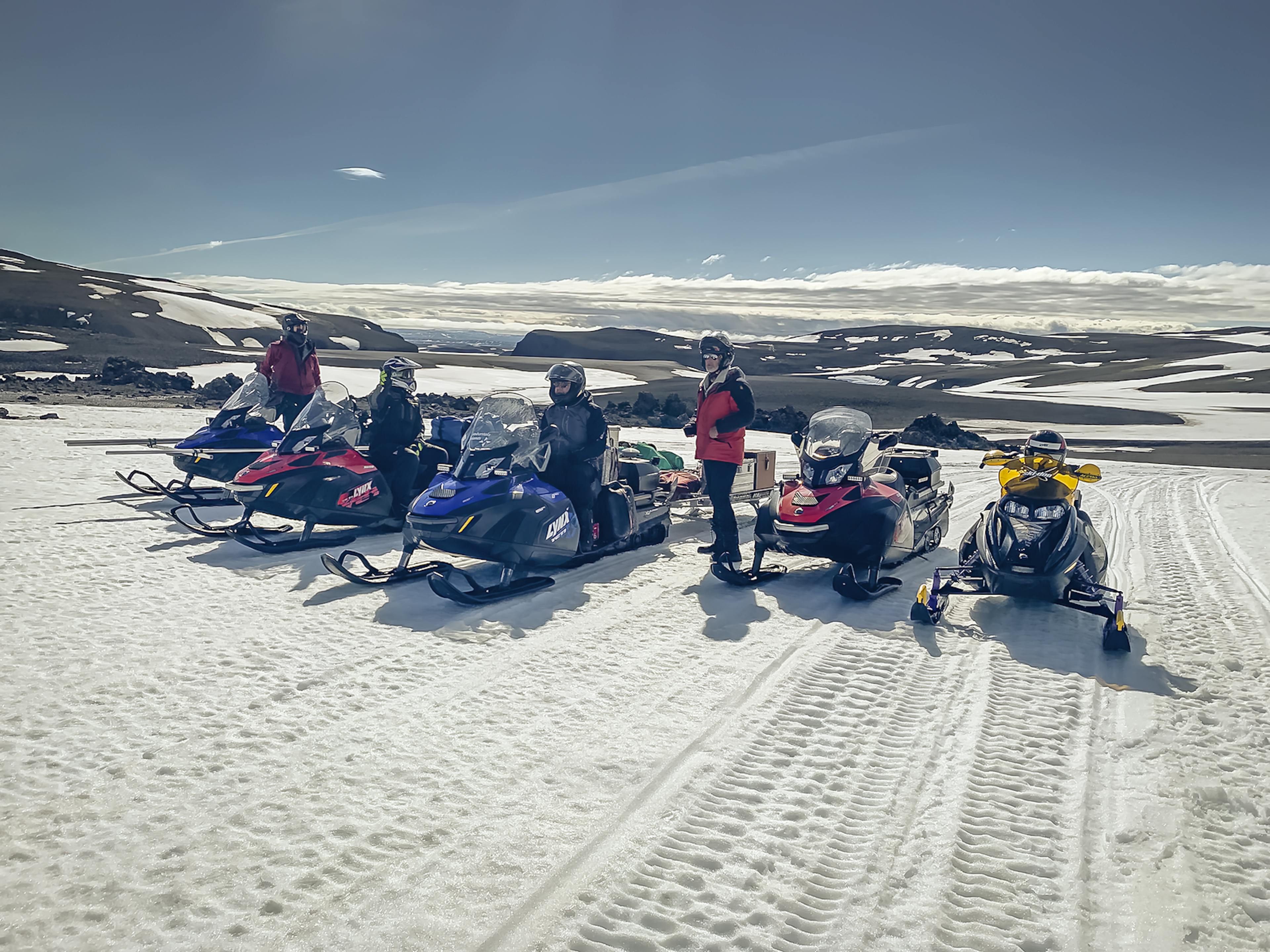 tourists at koldukvislarjokull glacier in Iceland