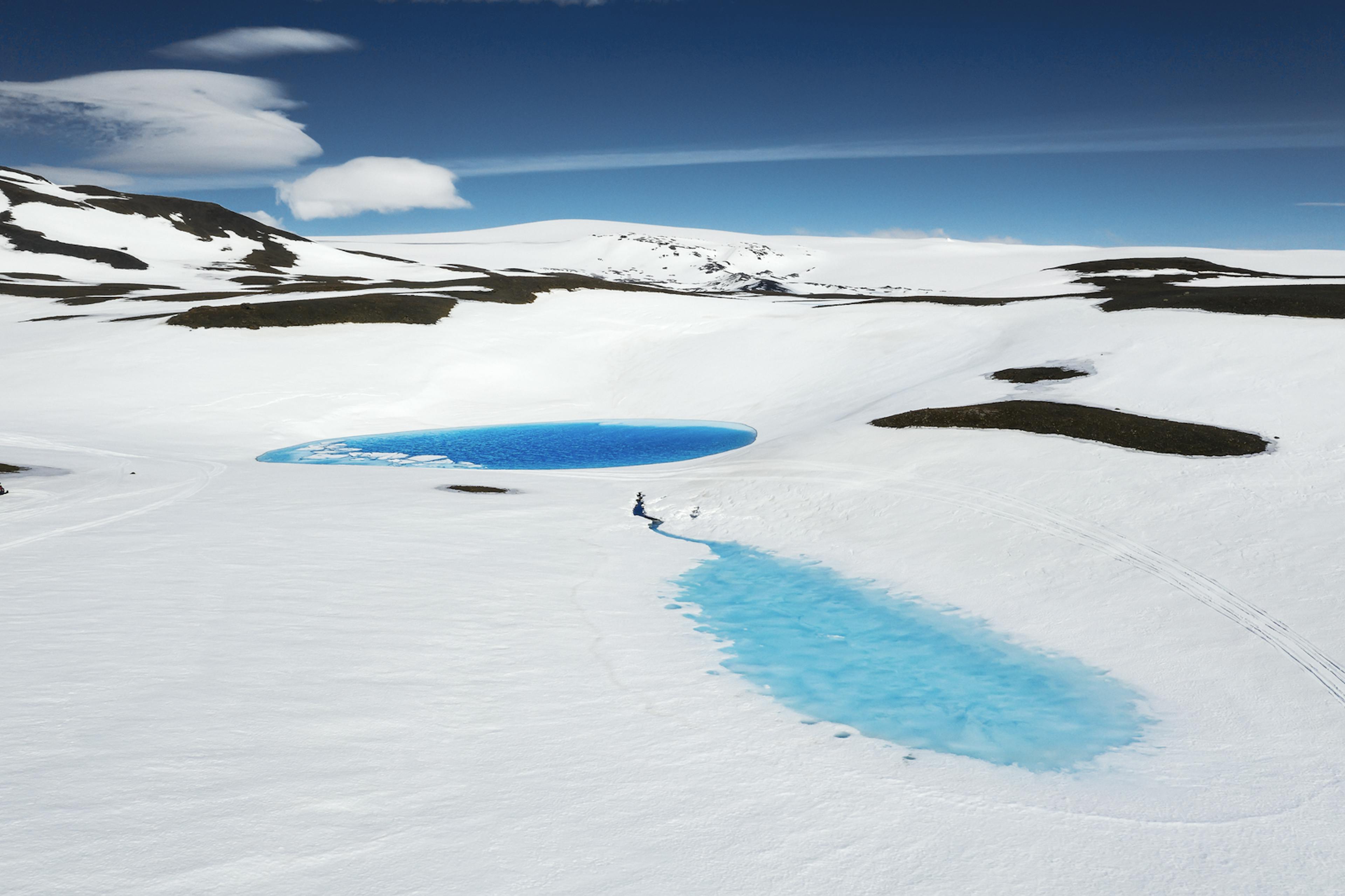 Hofsjökull with lake