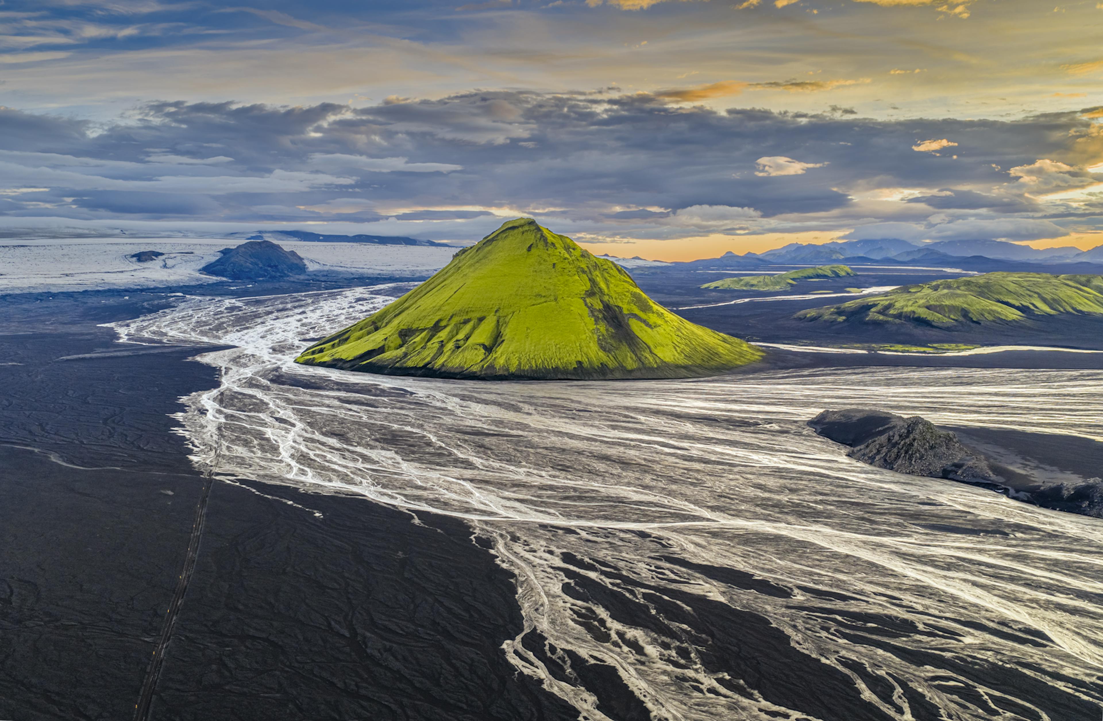 Mýrdalsjökull with a green top