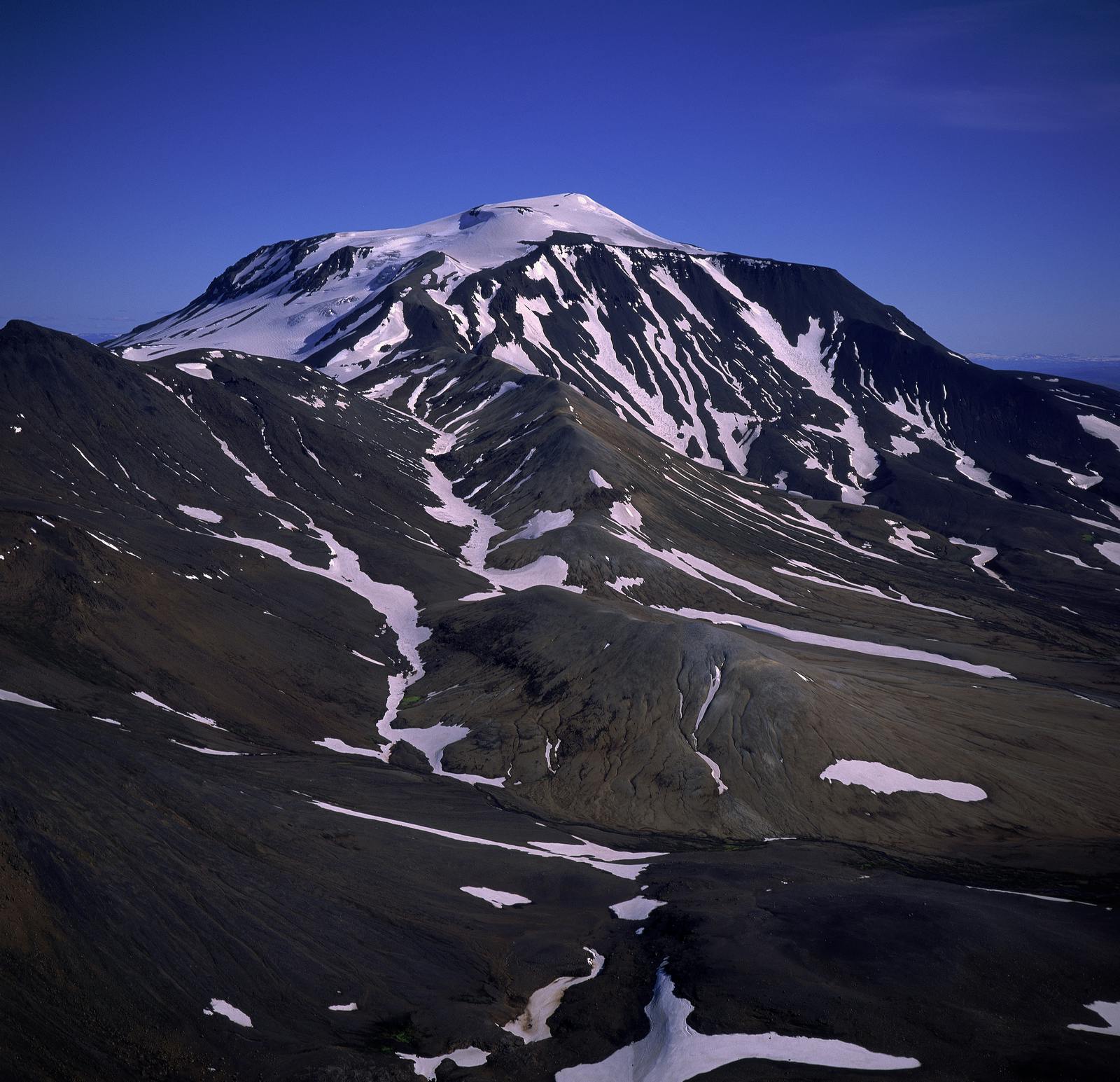 Close up of Snæfell with a little snow on it