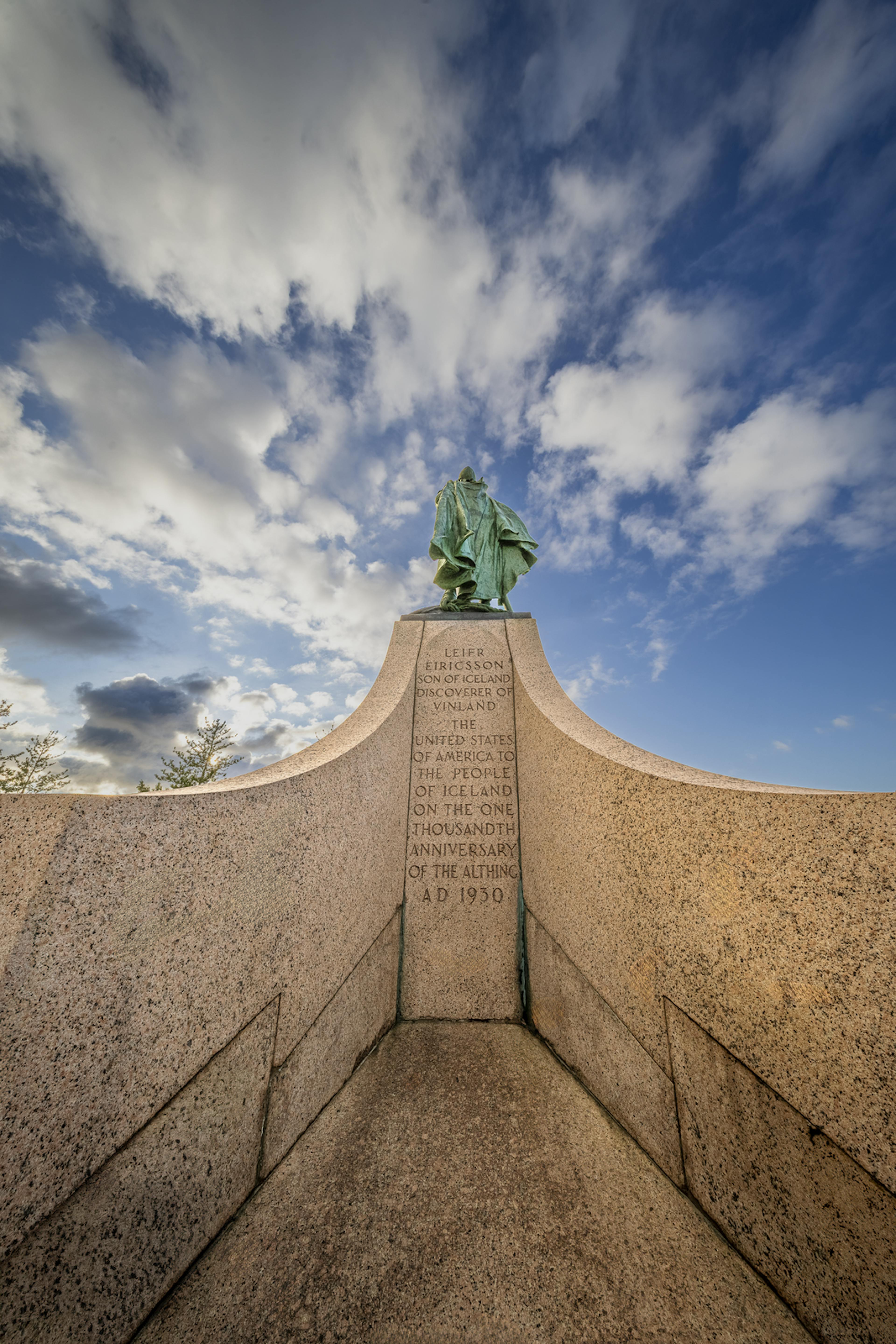 Leifur the luck (eiriksson) statue in front of Hallgrímskirkja