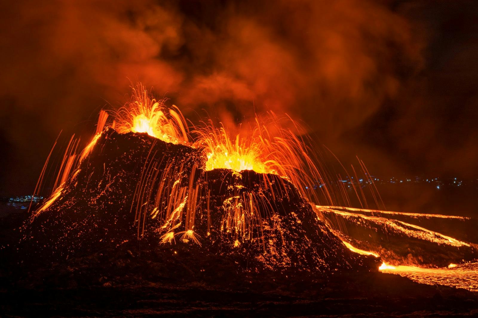 Geldindinagardalir Splashing Lava